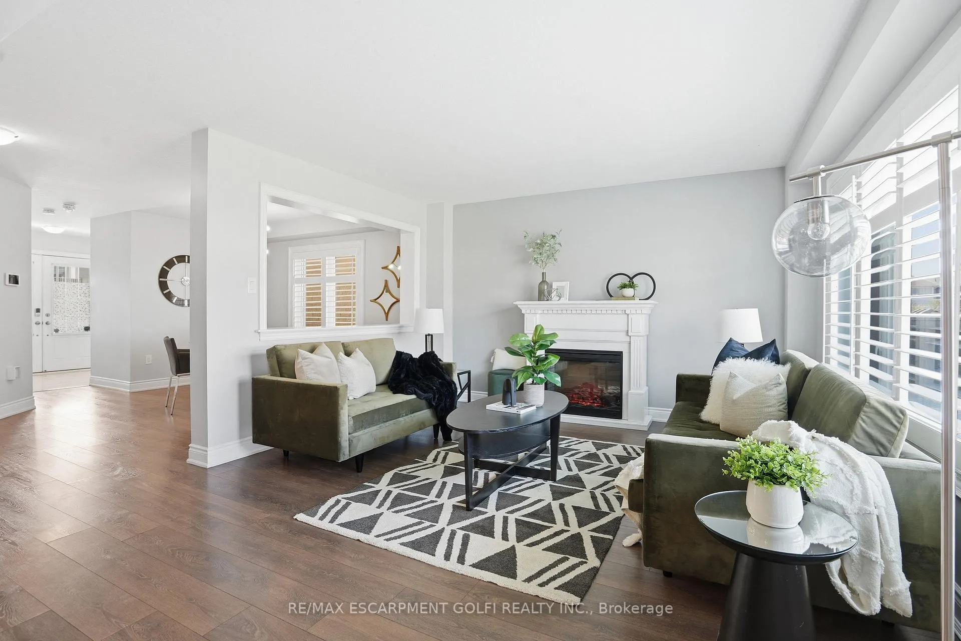 Photo 10 of 7703 Sycamore Drive, Niagara Falls, Brown — HOMEH