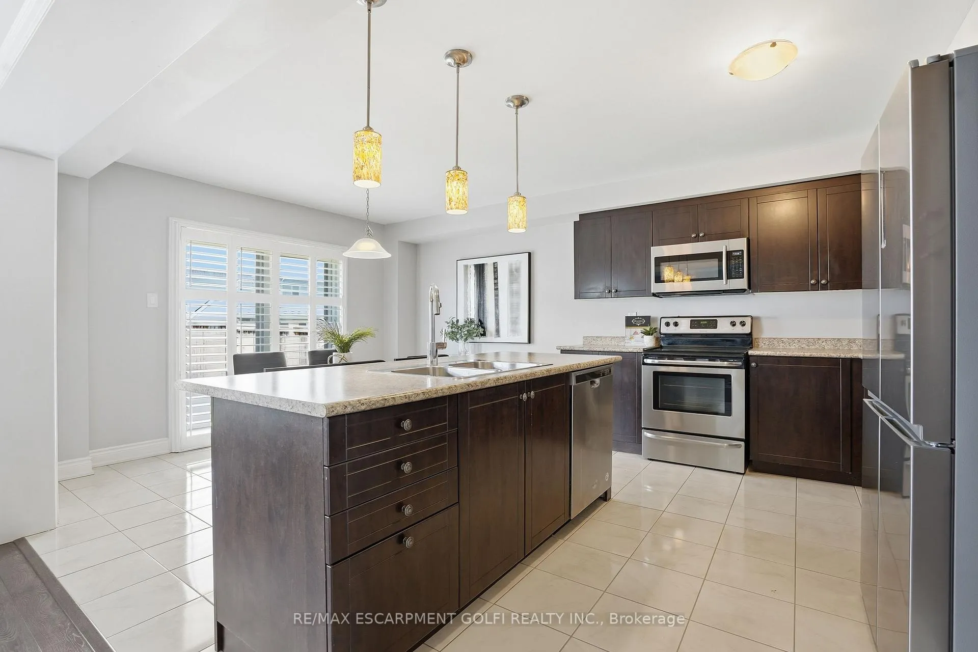 Photo 14 of 7703 Sycamore Drive, Niagara Falls, Brown — HOMEH
