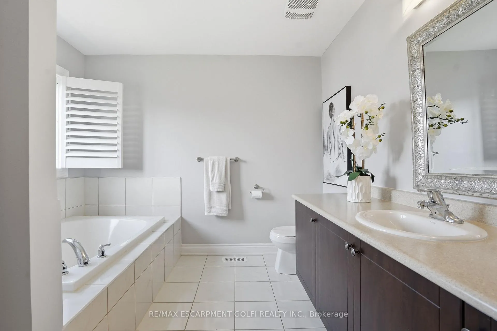 Photo 29 of 7703 Sycamore Drive, Niagara Falls, Brown — HOMEH