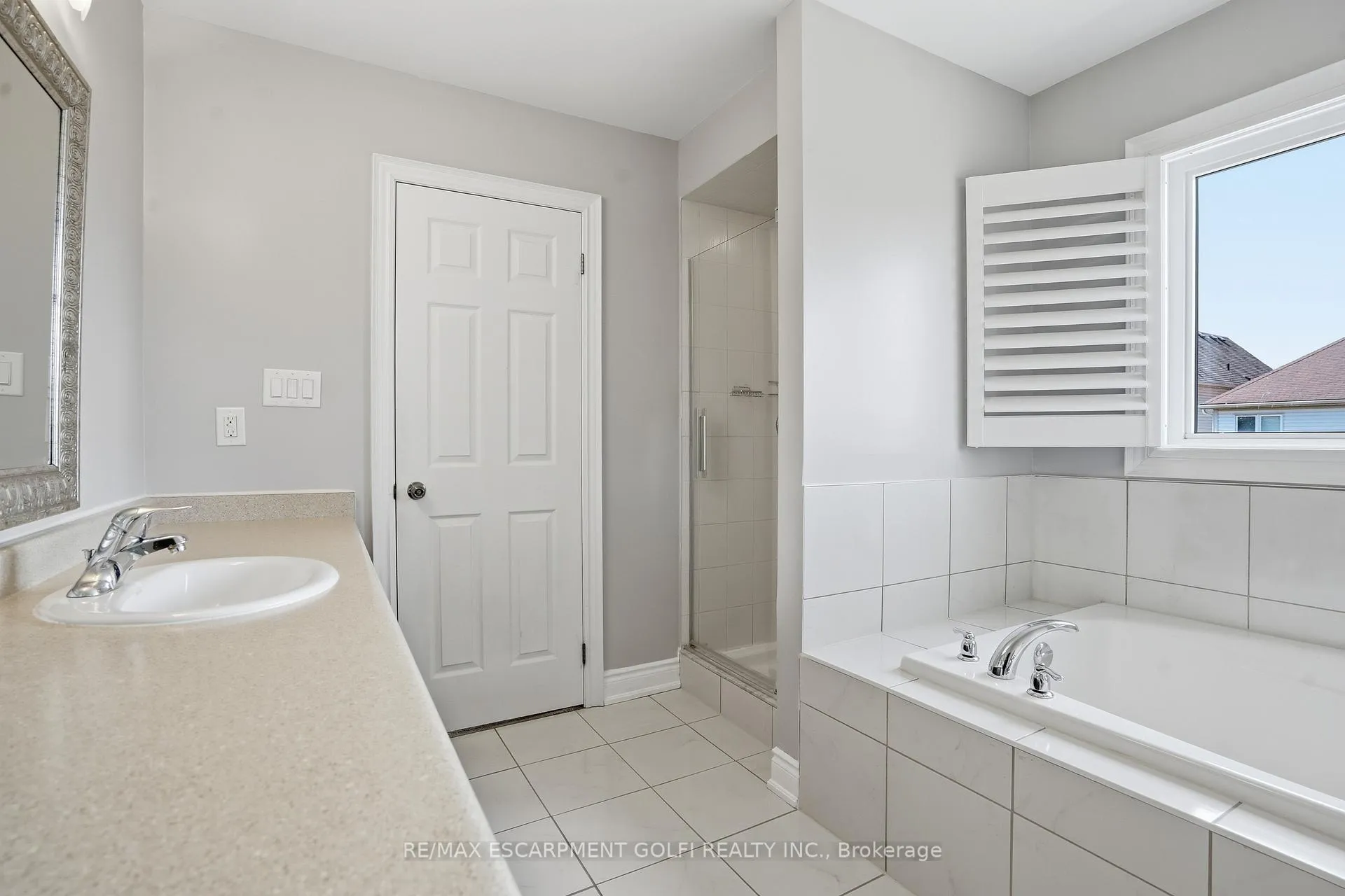 Photo 31 of 7703 Sycamore Drive, Niagara Falls, Brown — HOMEH