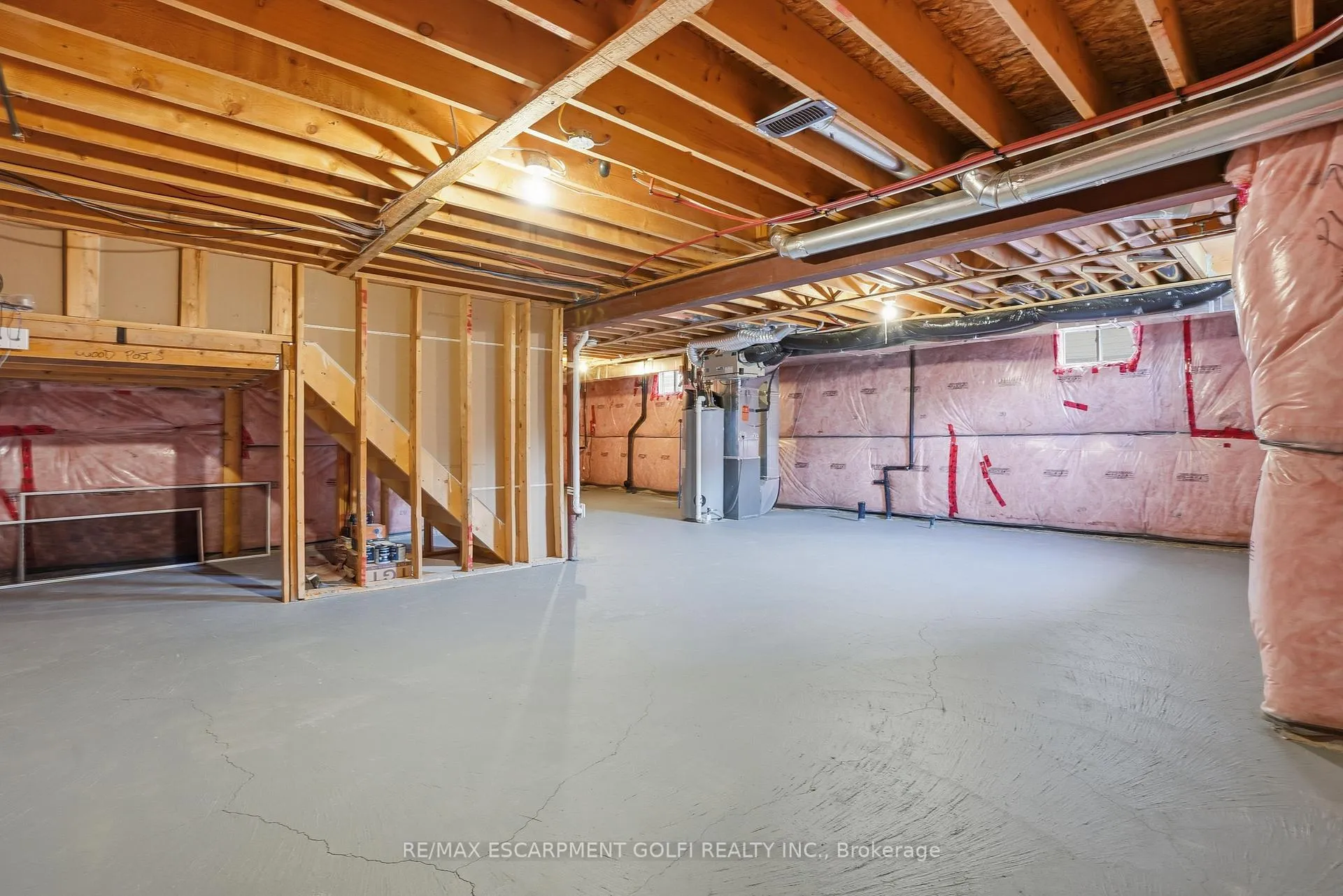 Photo 33 of 7703 Sycamore Drive, Niagara Falls, Brown — HOMEH