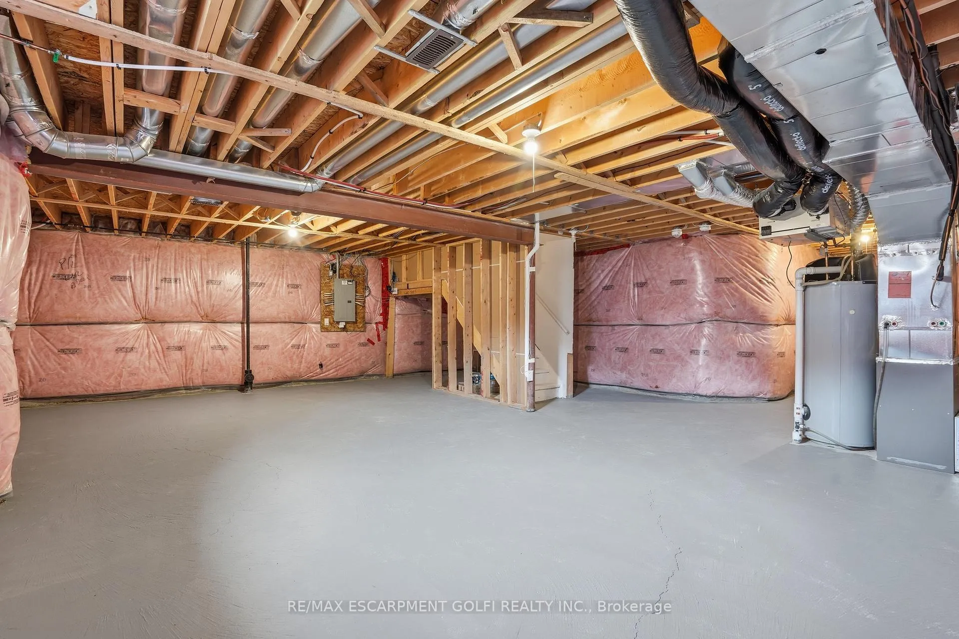 Photo 34 of 7703 Sycamore Drive, Niagara Falls, Brown — HOMEH