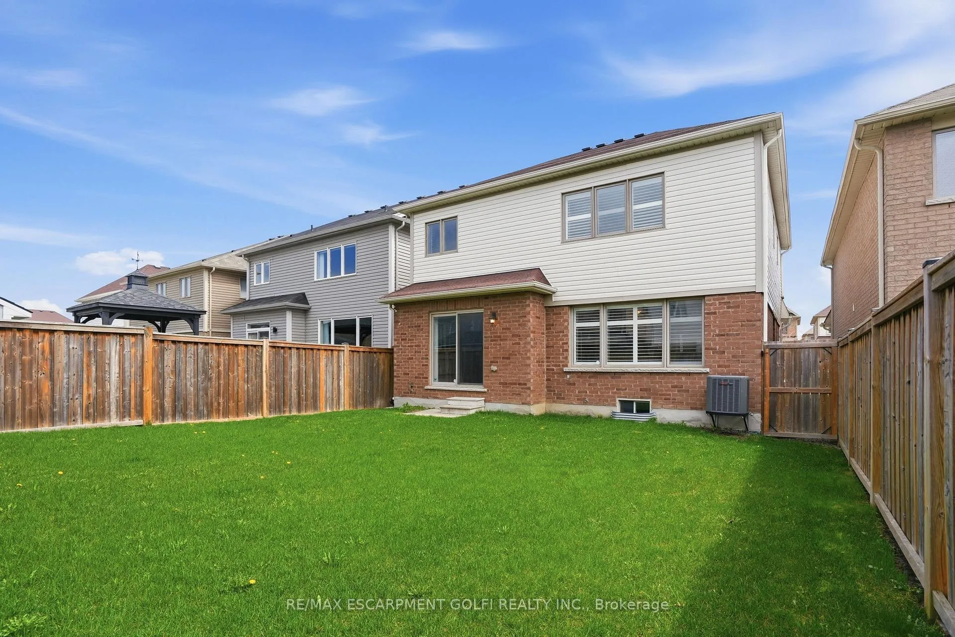 Photo 37 of 7703 Sycamore Drive, Niagara Falls, Brown — HOMEH
