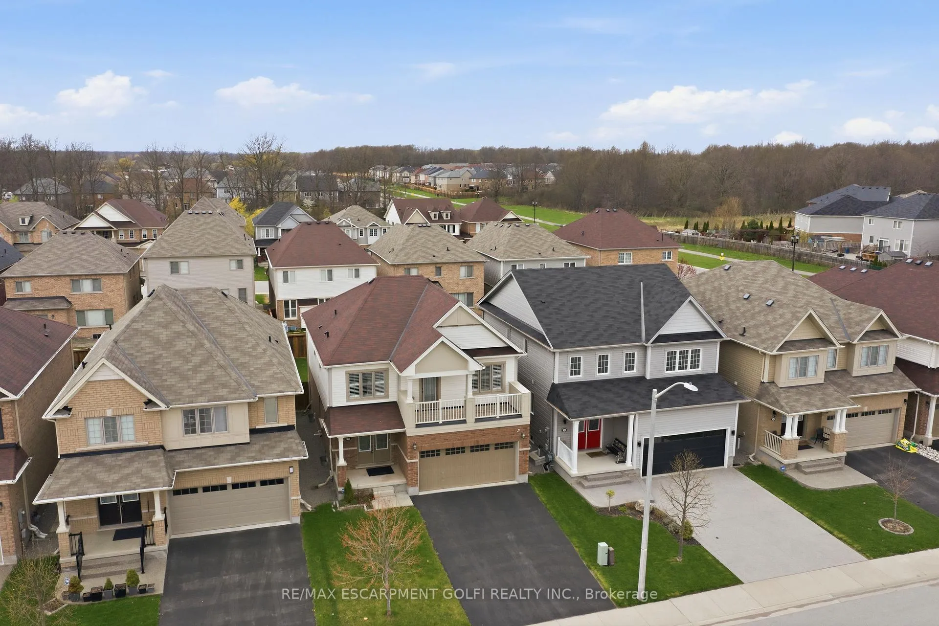 Photo 38 of 7703 Sycamore Drive, Niagara Falls, Brown — HOMEH