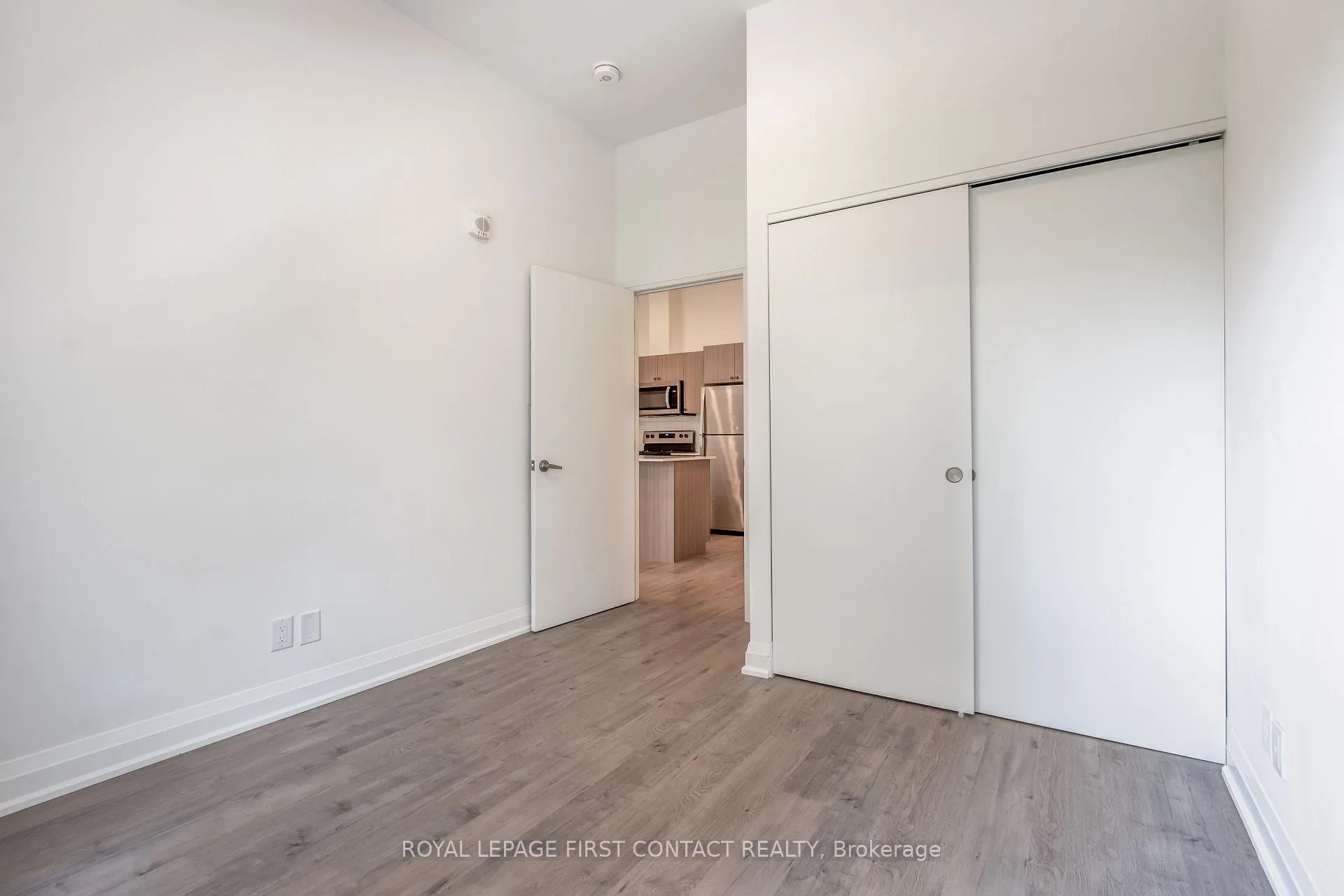 Photo 9 of Unit 106, 58 Lakeside Terrace, Barrie, Little Lake — HOMEH