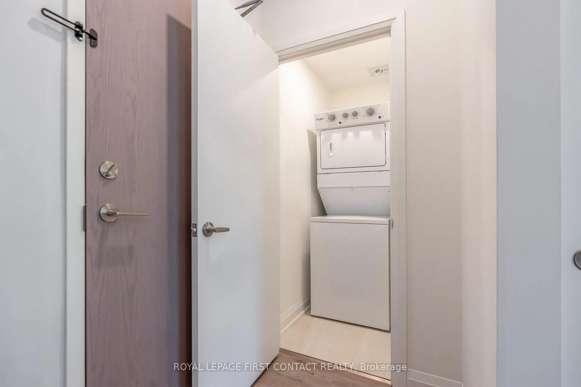 Photo 12 of Unit 106, 58 Lakeside Terrace, Barrie, Little Lake — HOMEH