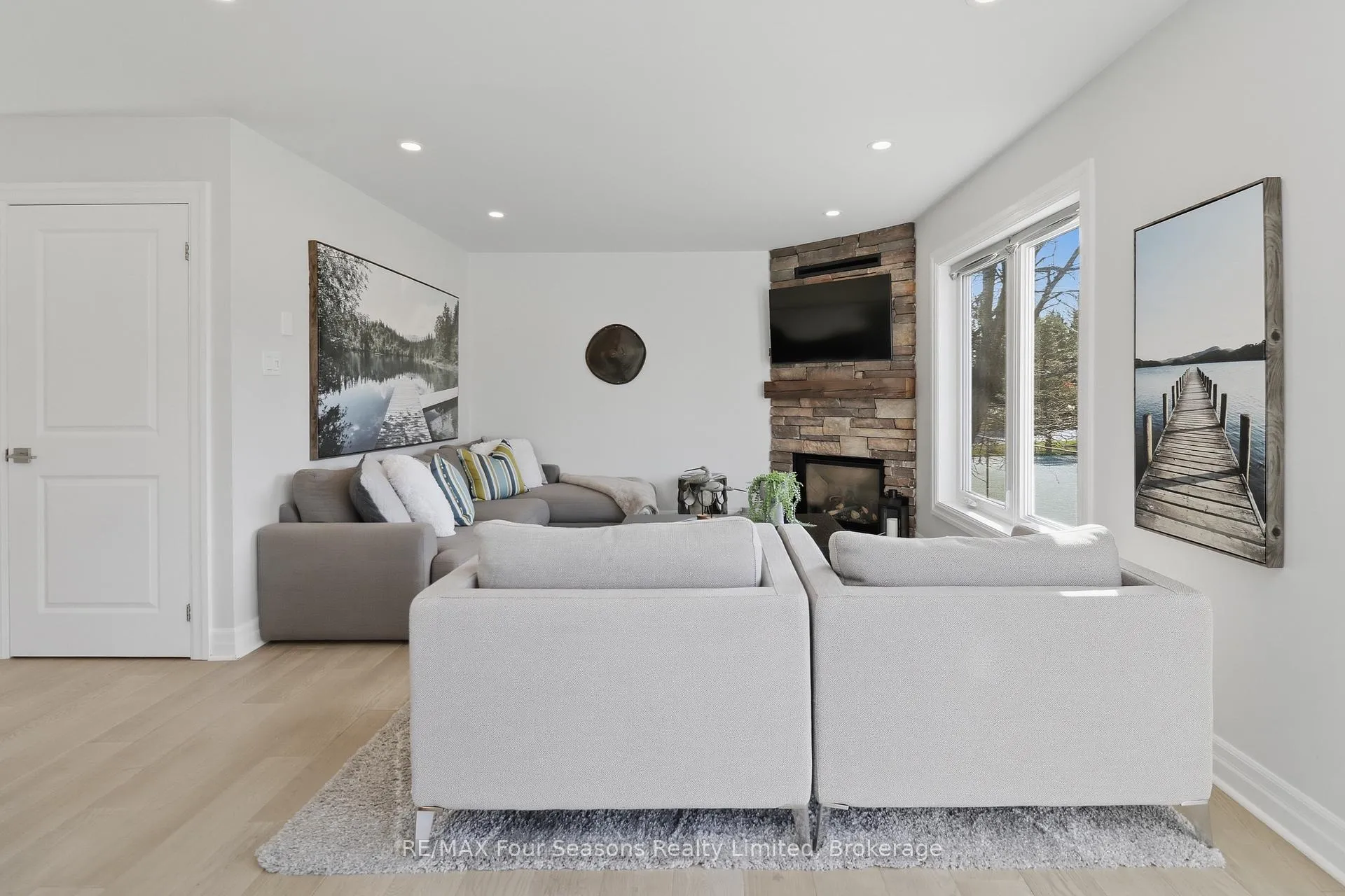 Photo 22 of 835 Suncrest Circle, Collingwood — HOMEH