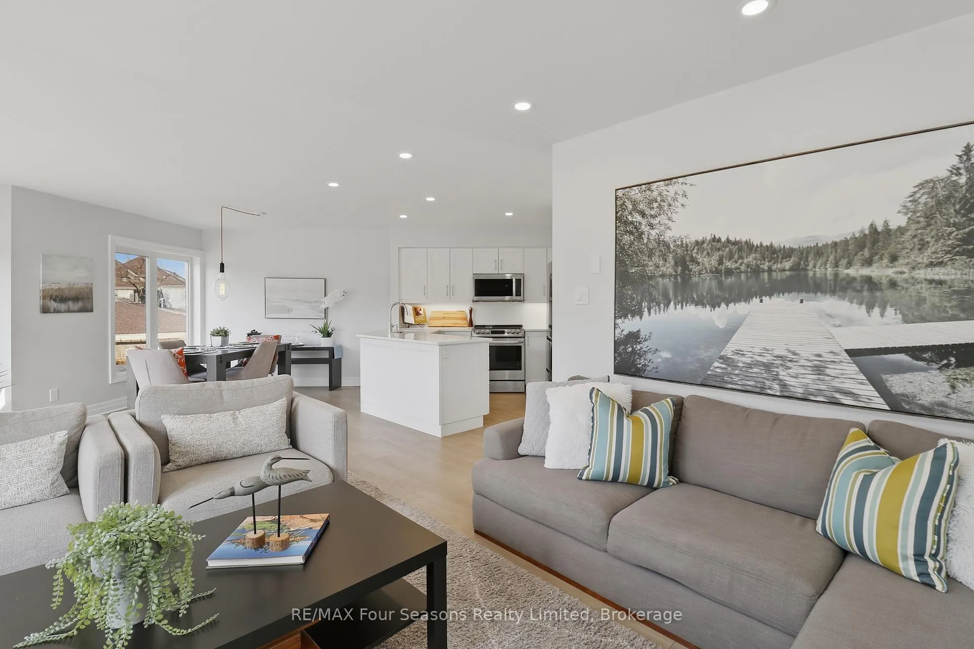 Photo 26 of 835 Suncrest Circle, Collingwood — HOMEH