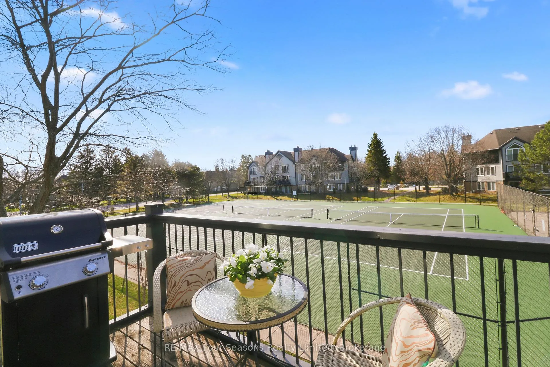 Photo 31 of 835 Suncrest Circle, Collingwood — HOMEH