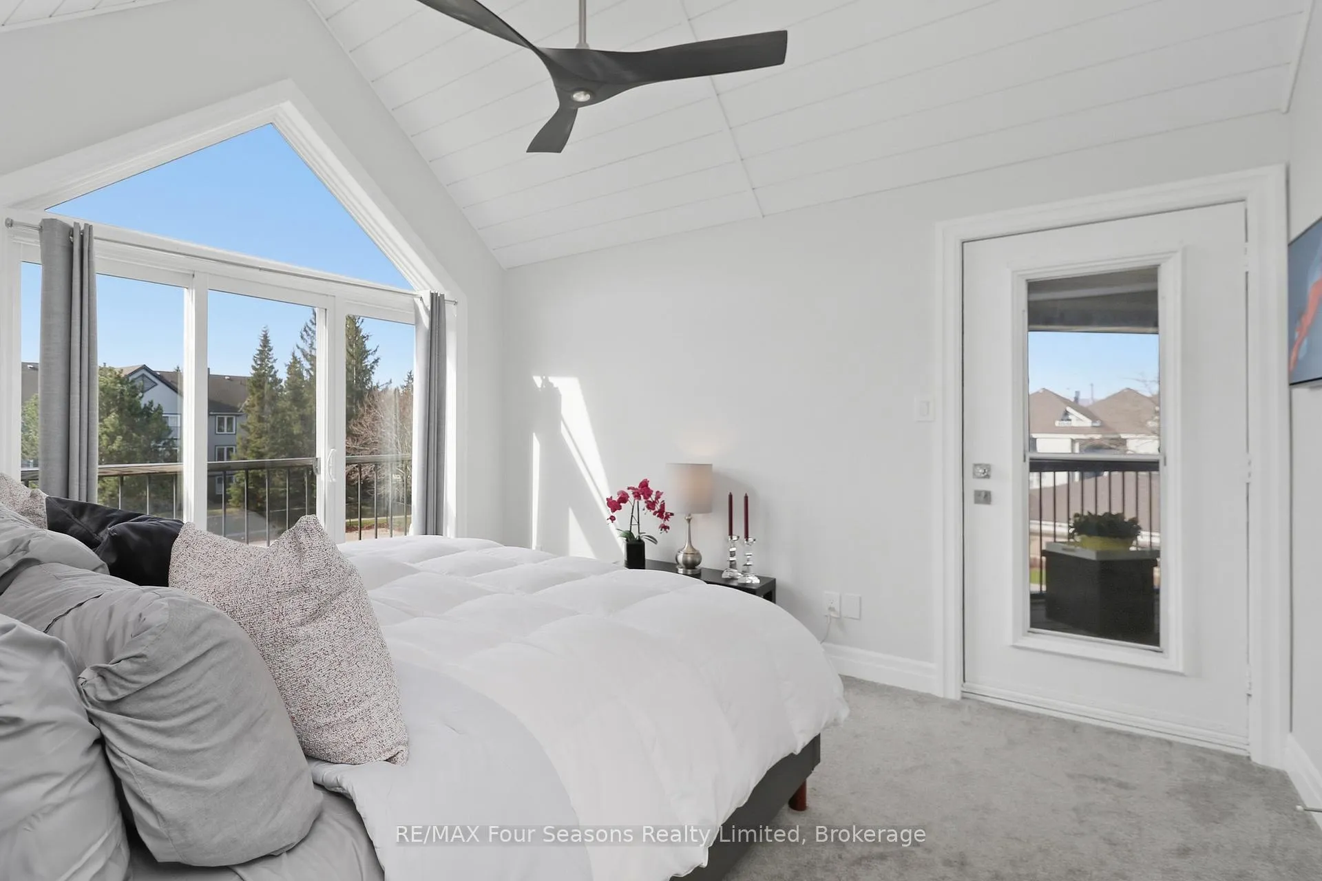 Photo 37 of 835 Suncrest Circle, Collingwood — HOMEH