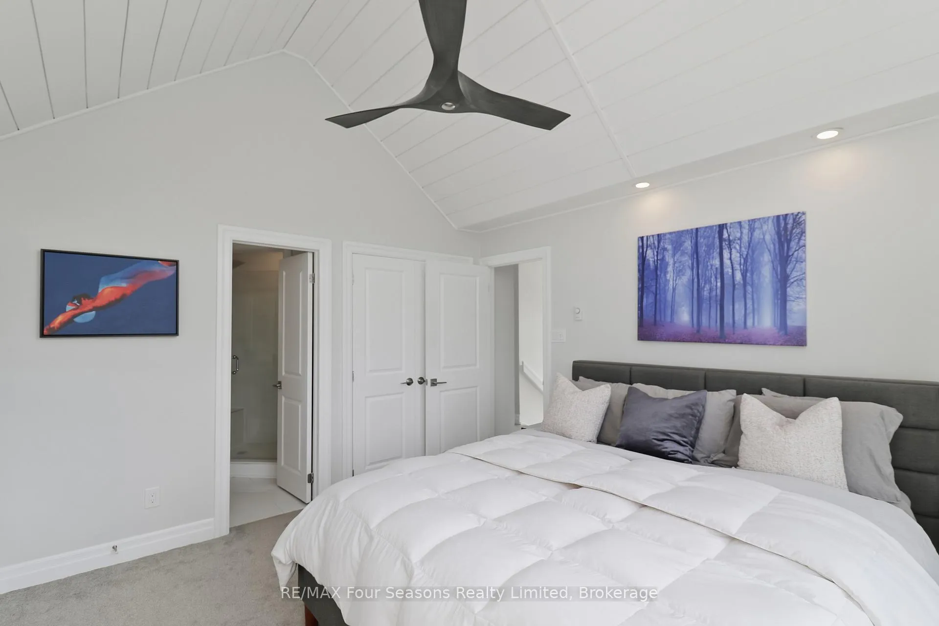 Photo 39 of 835 Suncrest Circle, Collingwood — HOMEH