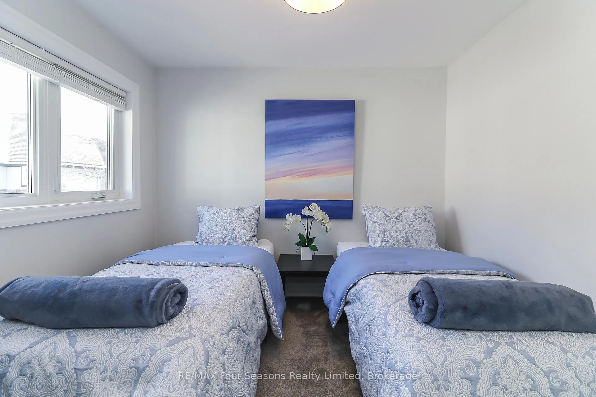 Photo 44 of 835 Suncrest Circle, Collingwood — HOMEH