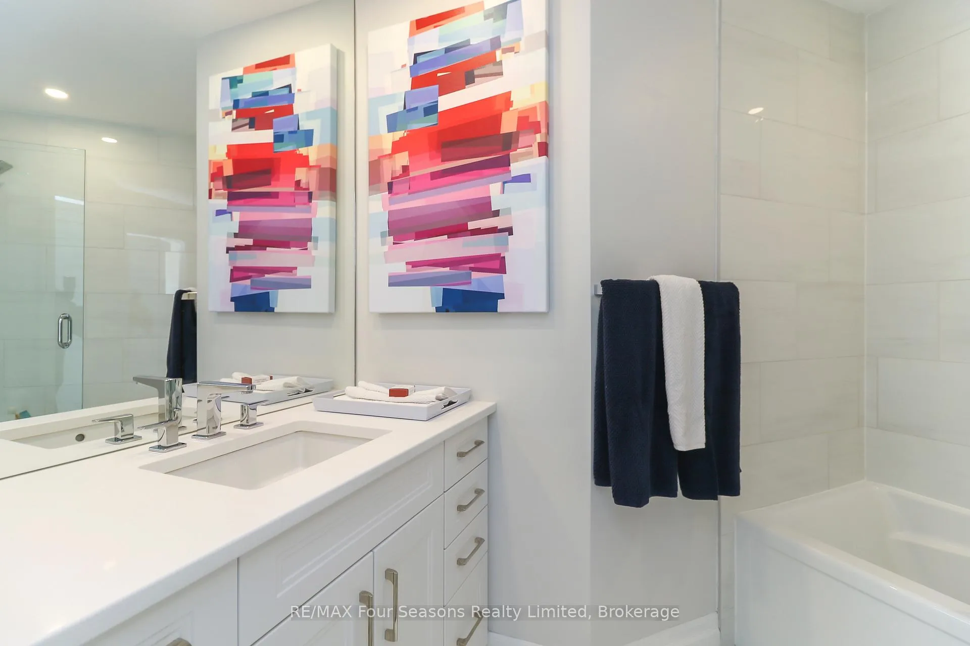 Photo 45 of 835 Suncrest Circle, Collingwood — HOMEH