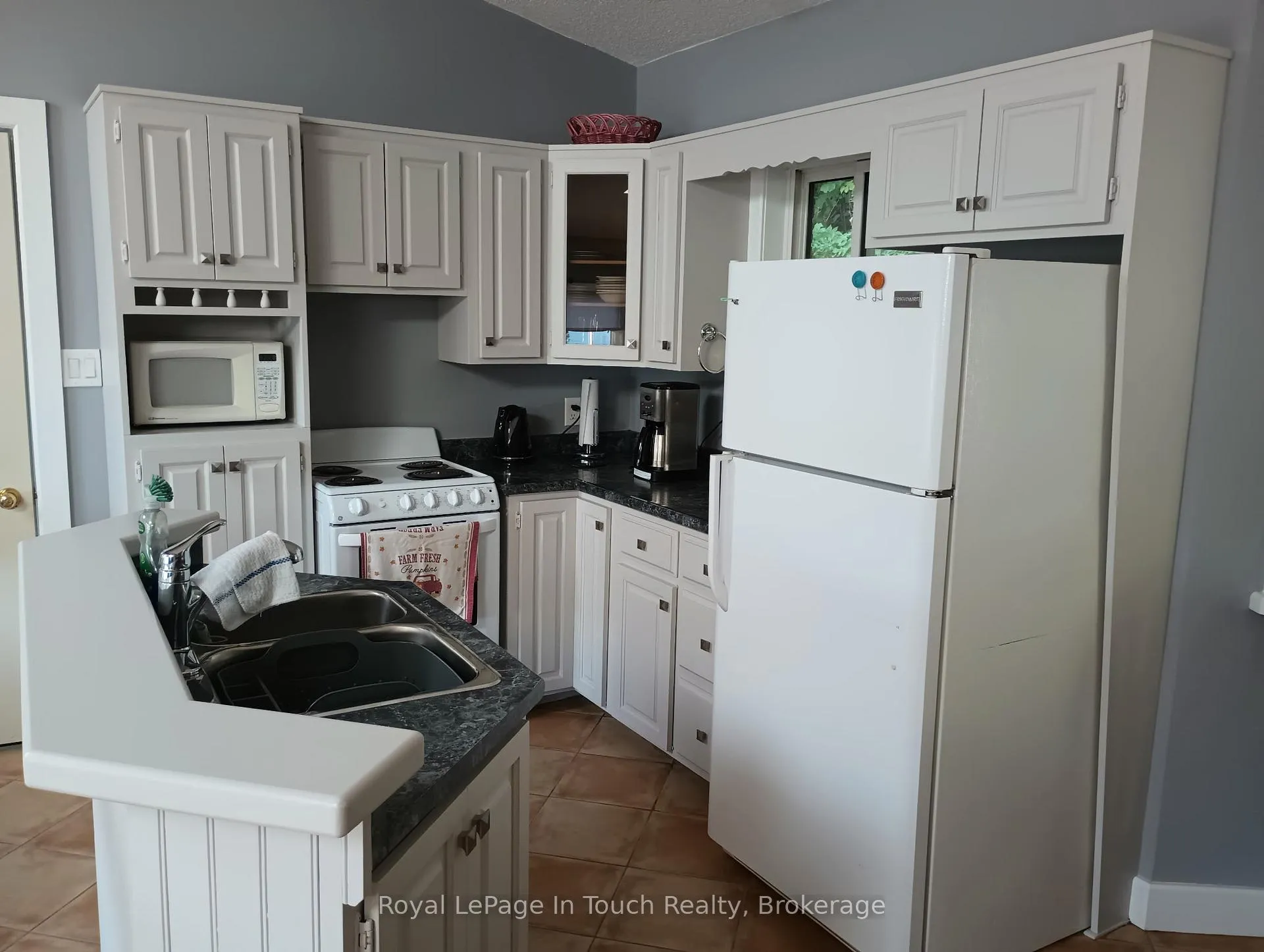 Photo 9 of 468 Champlain Road, Penetanguishene — HOMEH