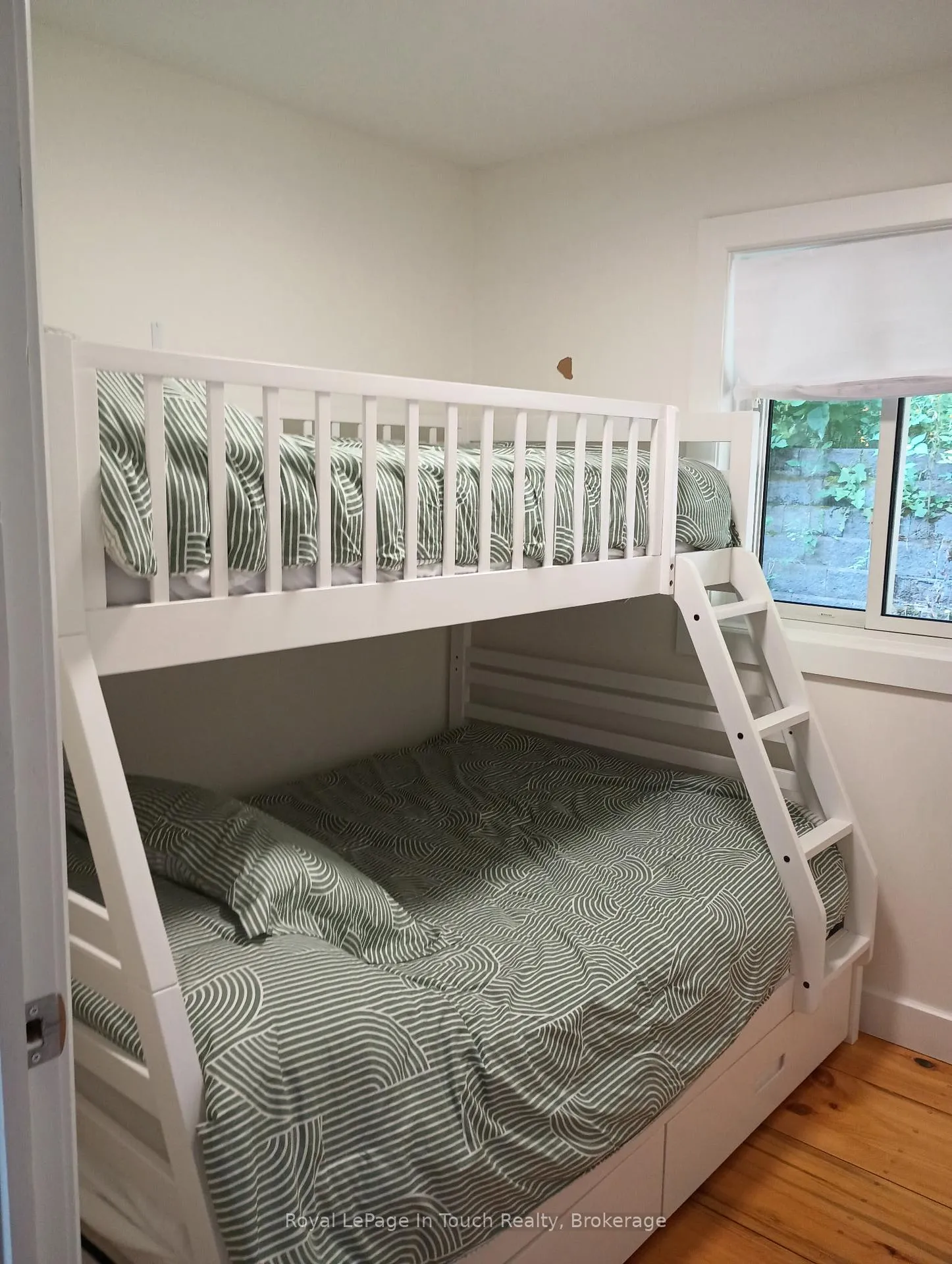Photo 16 of 468 Champlain Road, Penetanguishene — HOMEH