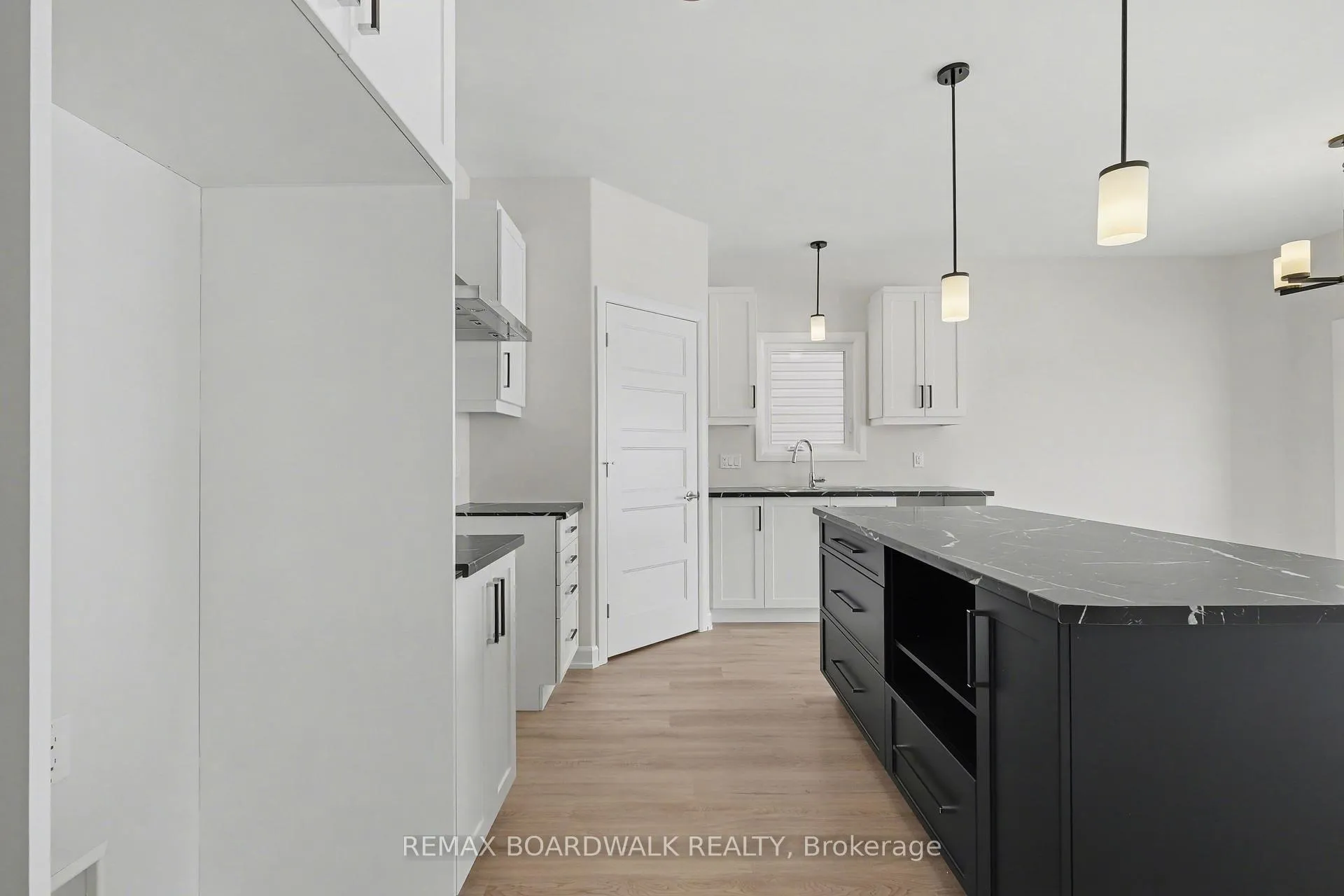 Photo 7 of 967 Chablis Crescent, Russell, Embrun — HOMEH