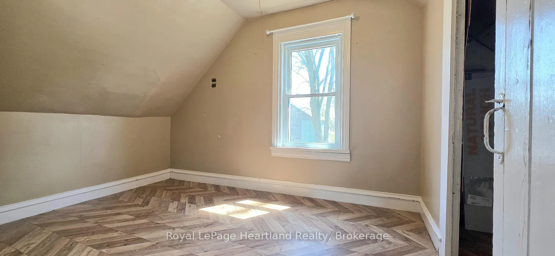 Photo 18 of 42656 Graham Road, Huron East, Brussels — HOMEH