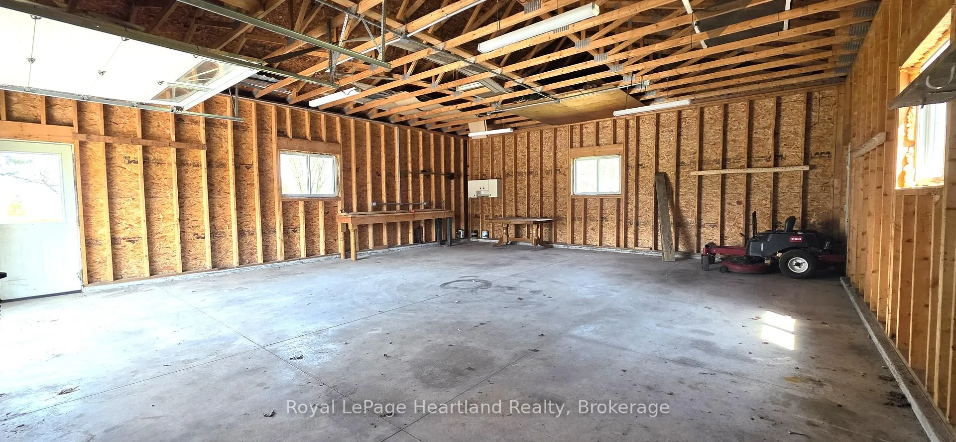 Photo 23 of 42656 Graham Road, Huron East, Brussels — HOMEH