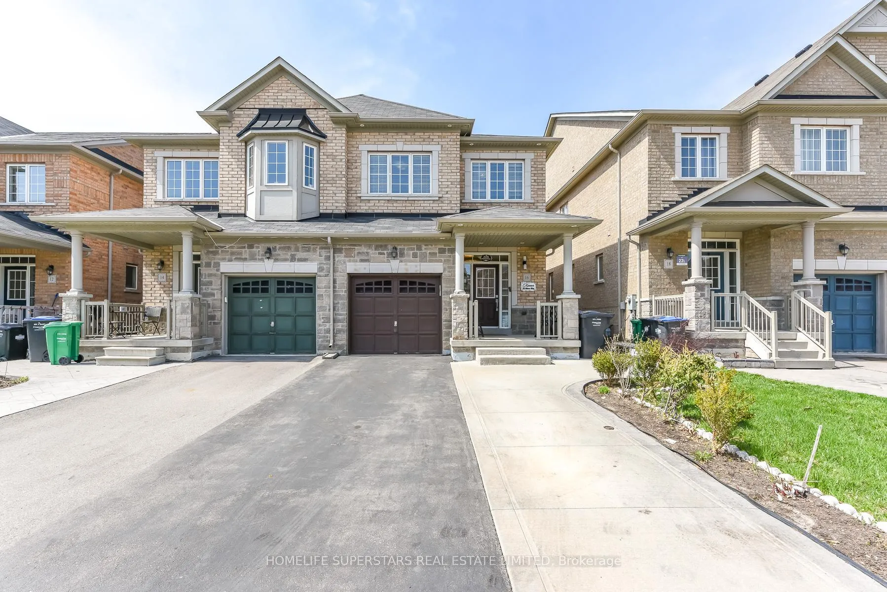 Front of 16 Altura Way