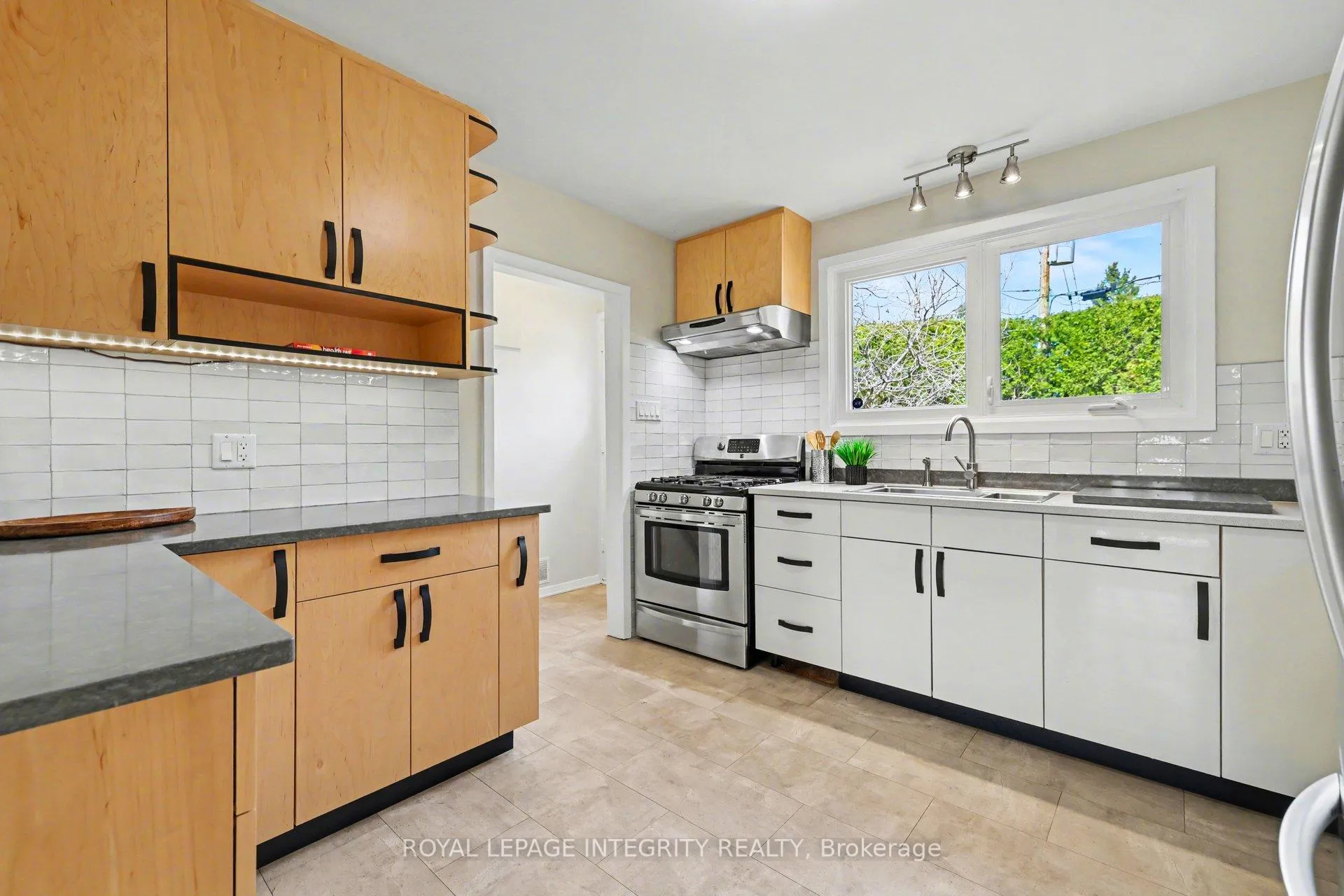 Photo 6 of 1199 Stanton Road, Ottawa, Queensway Terrace South/Ridgeview — HOMEH