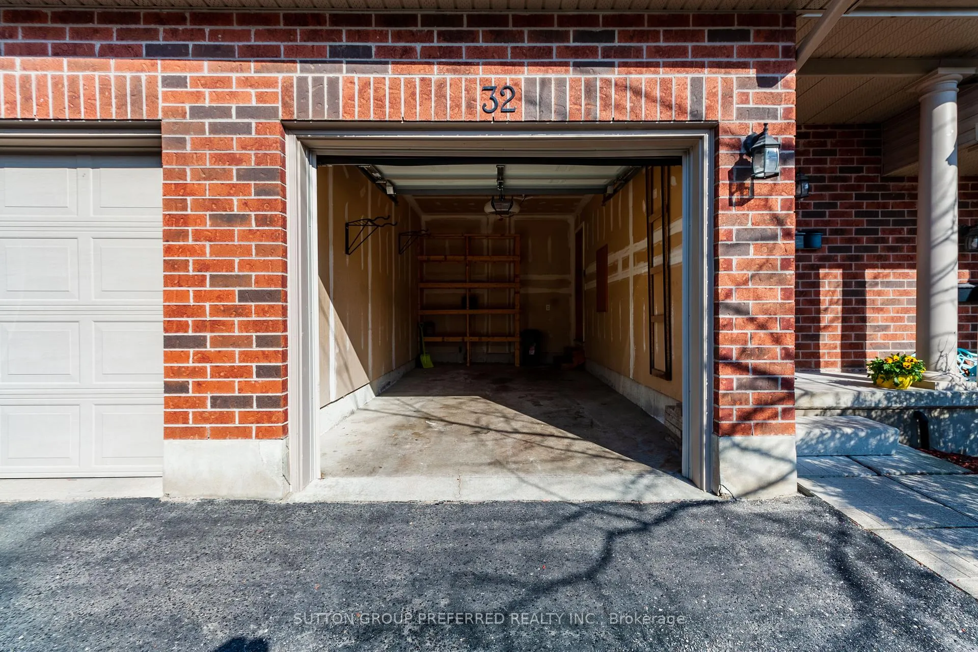 Photo 5 of Unit 32, 1059 Whetherfield Street, London, North M — HOMEH