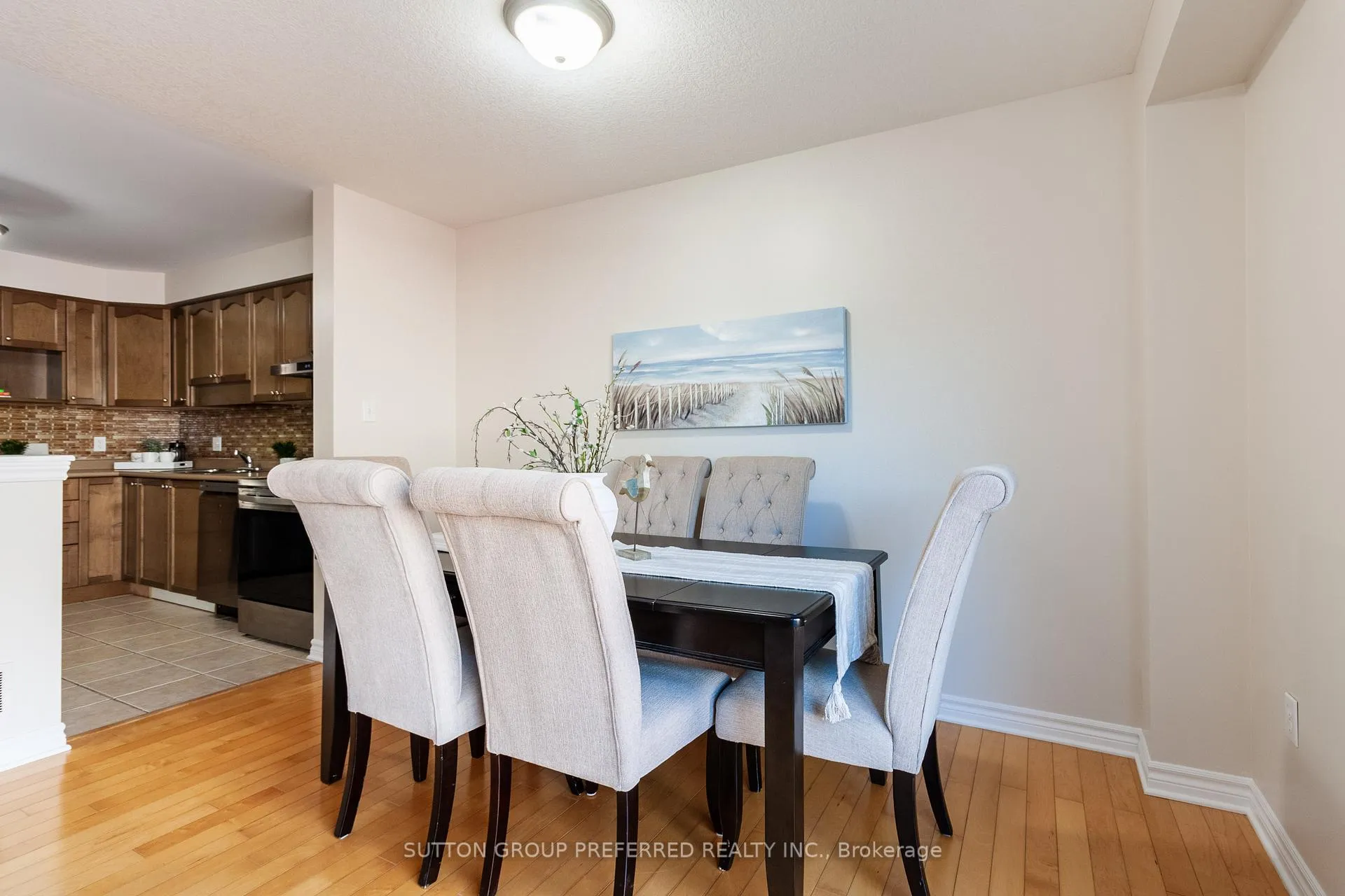 Photo 15 of Unit 32, 1059 Whetherfield Street, London, North M — HOMEH