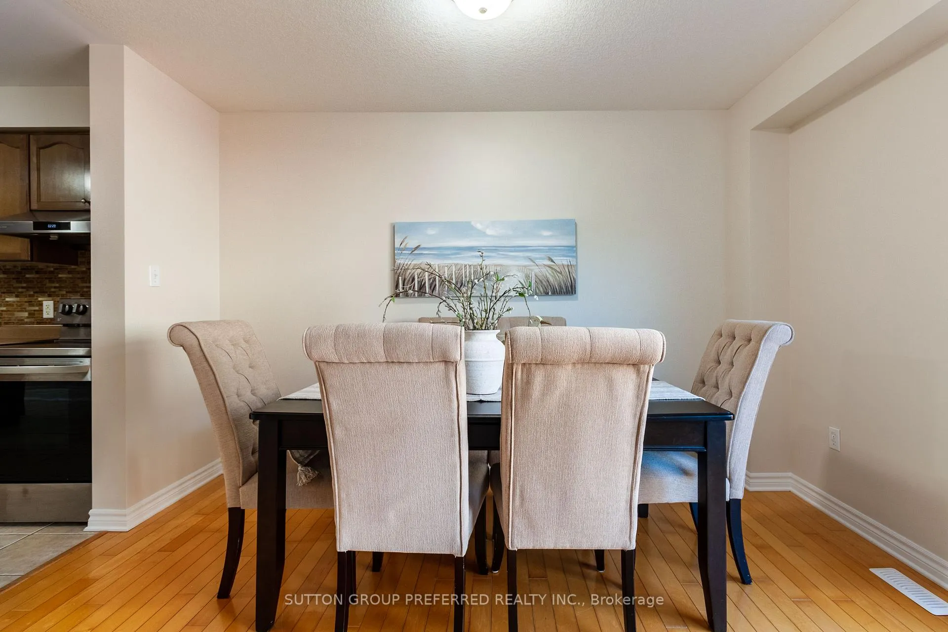 Photo 16 of Unit 32, 1059 Whetherfield Street, London, North M — HOMEH
