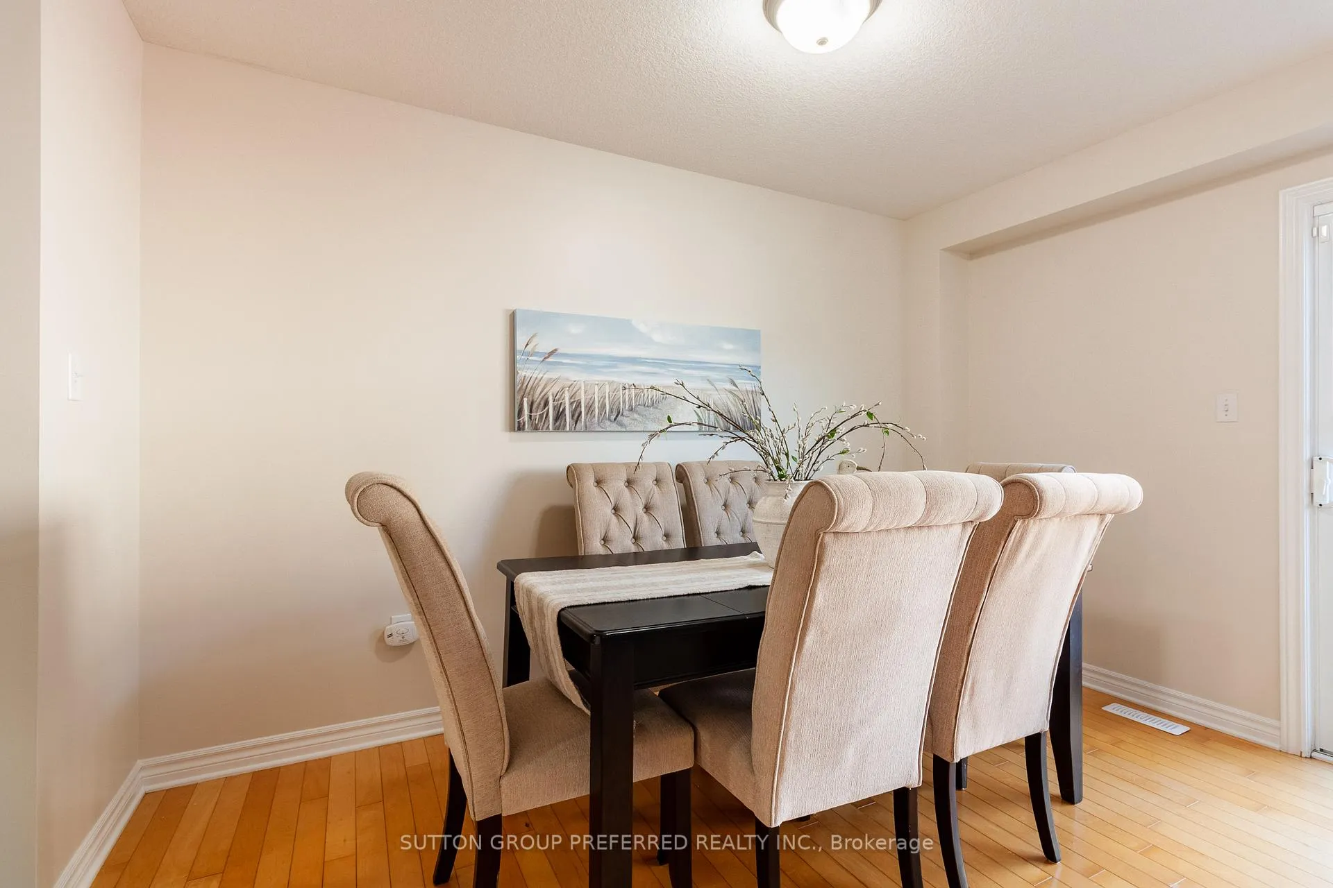 Photo 17 of Unit 32, 1059 Whetherfield Street, London, North M — HOMEH