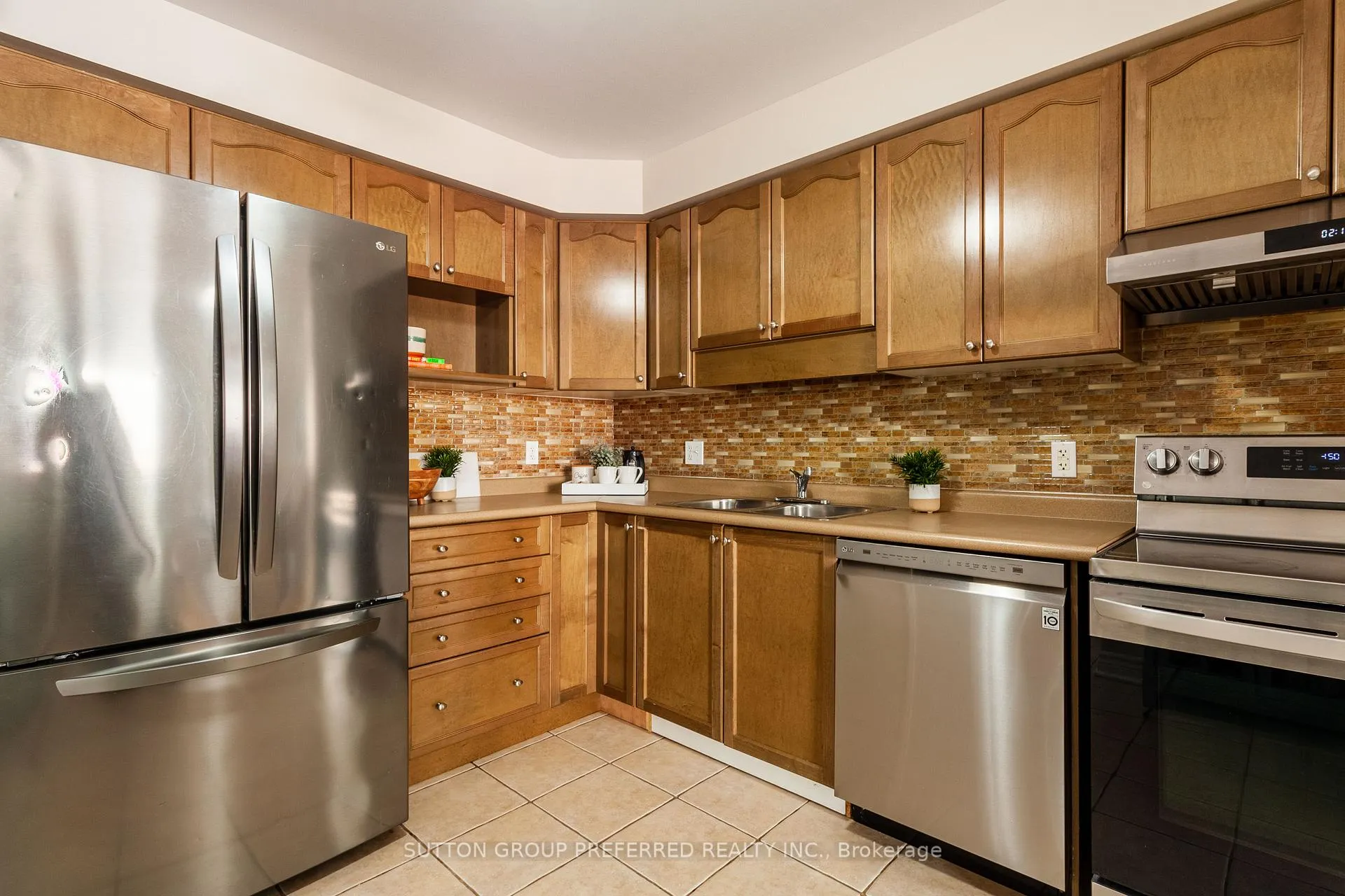 Photo 19 of Unit 32, 1059 Whetherfield Street, London, North M — HOMEH