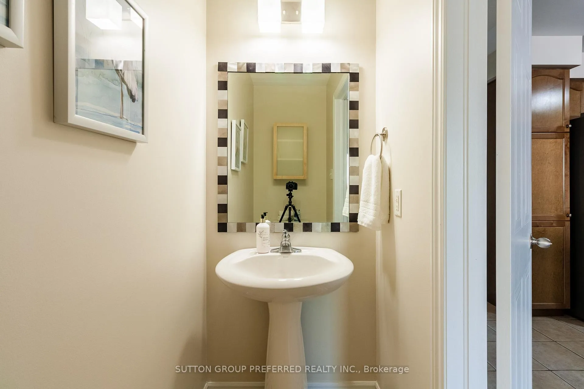 Photo 22 of Unit 32, 1059 Whetherfield Street, London, North M — HOMEH