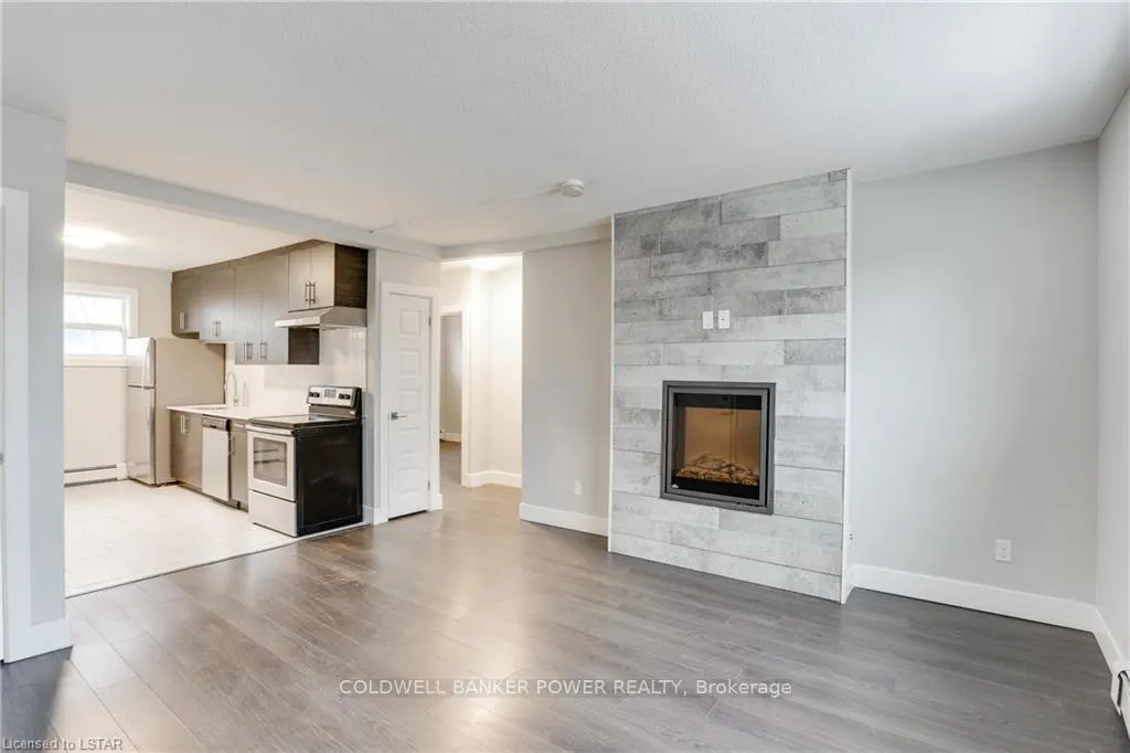 Front of Unit 4, 45 Tecumseh Avenue W