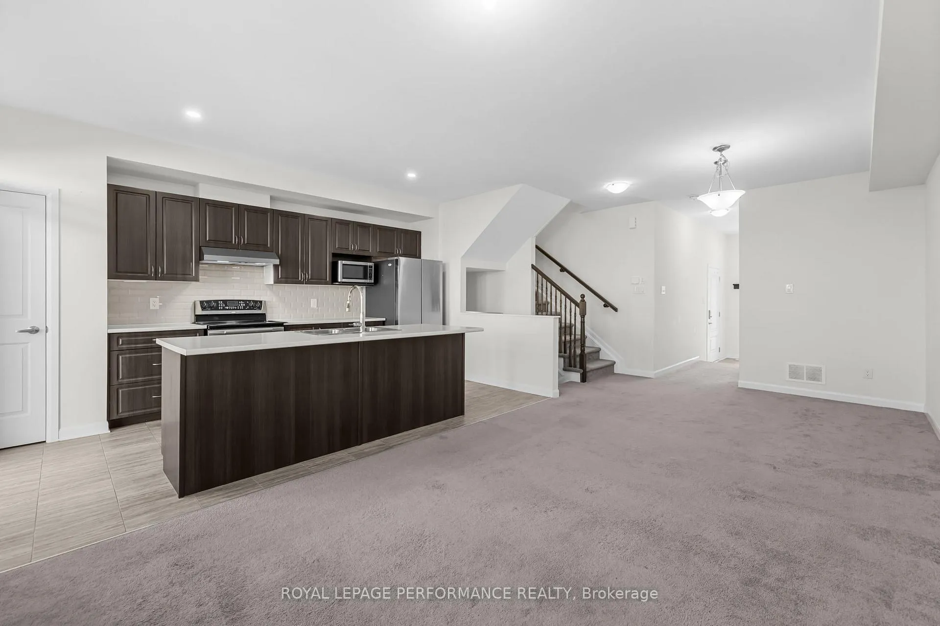 Photo 7 of 826 Dynasty Street, Ottawa, Avalon East — HOMEH