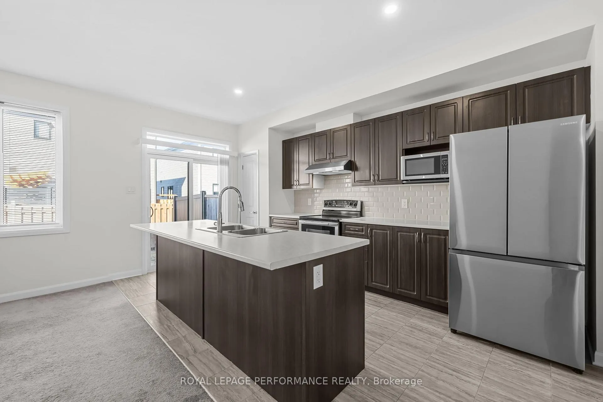 Photo 9 of 826 Dynasty Street, Ottawa, Avalon East — HOMEH