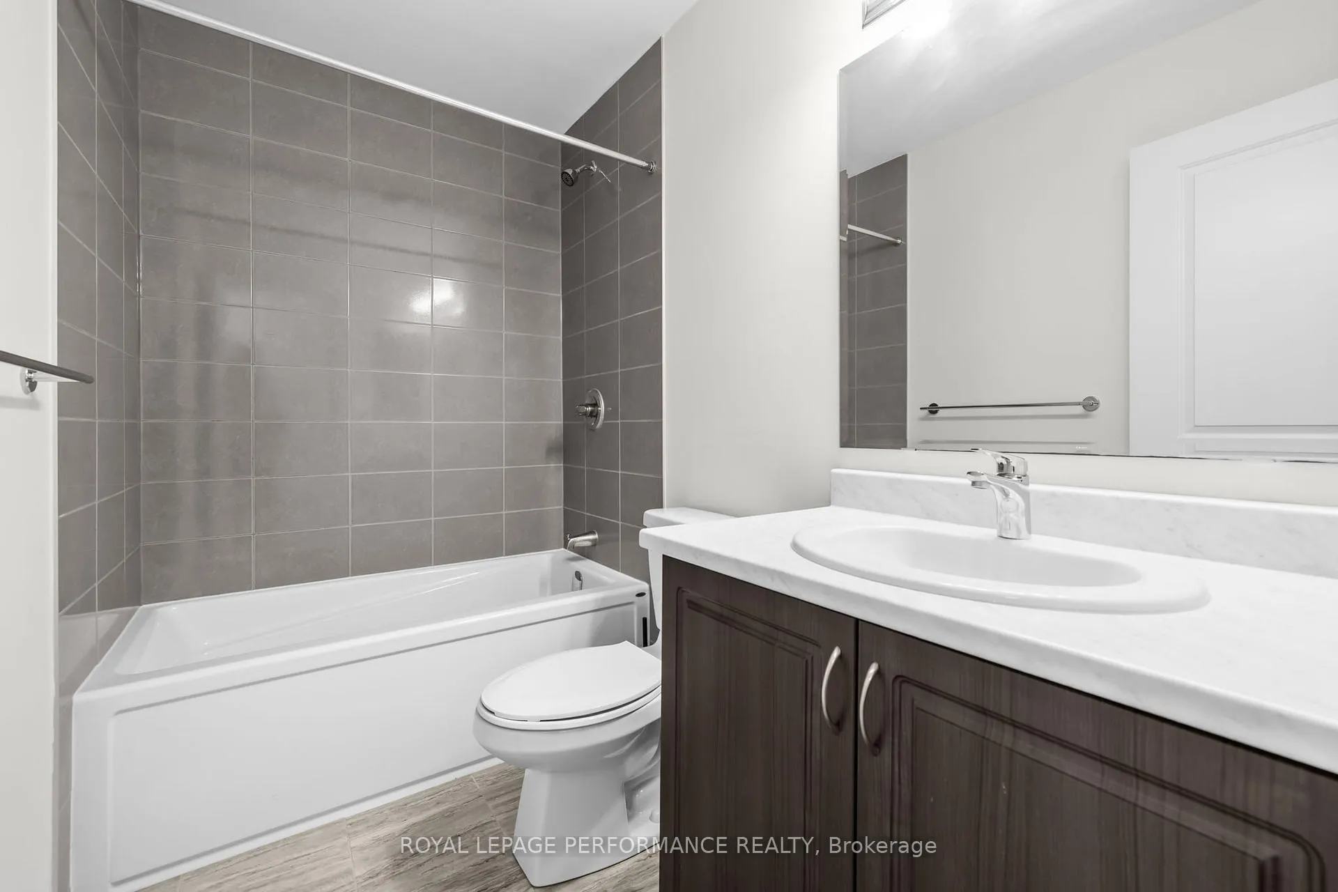 Photo 15 of 826 Dynasty Street, Ottawa, Avalon East — HOMEH