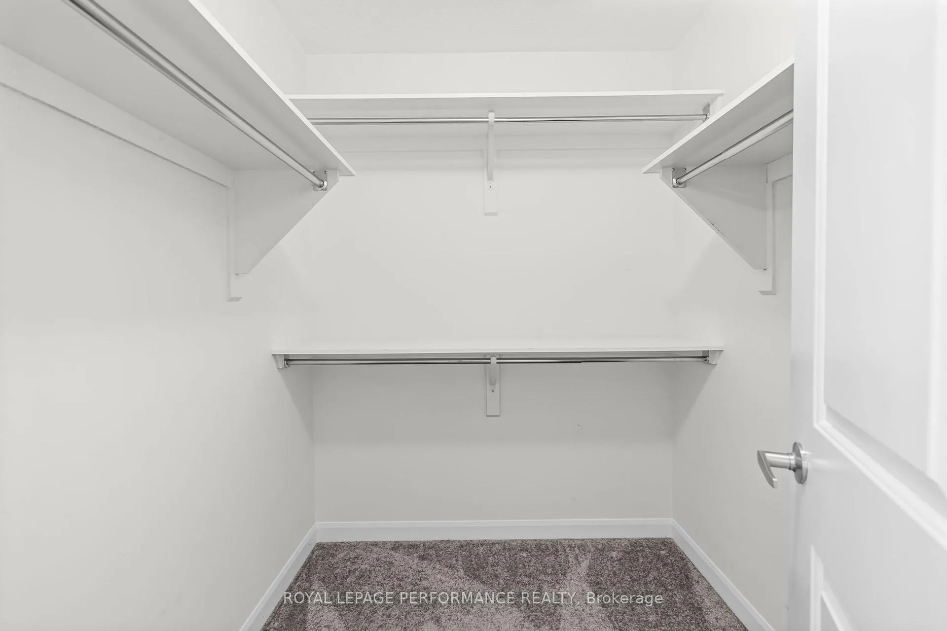 Photo 21 of 826 Dynasty Street, Ottawa, Avalon East — HOMEH