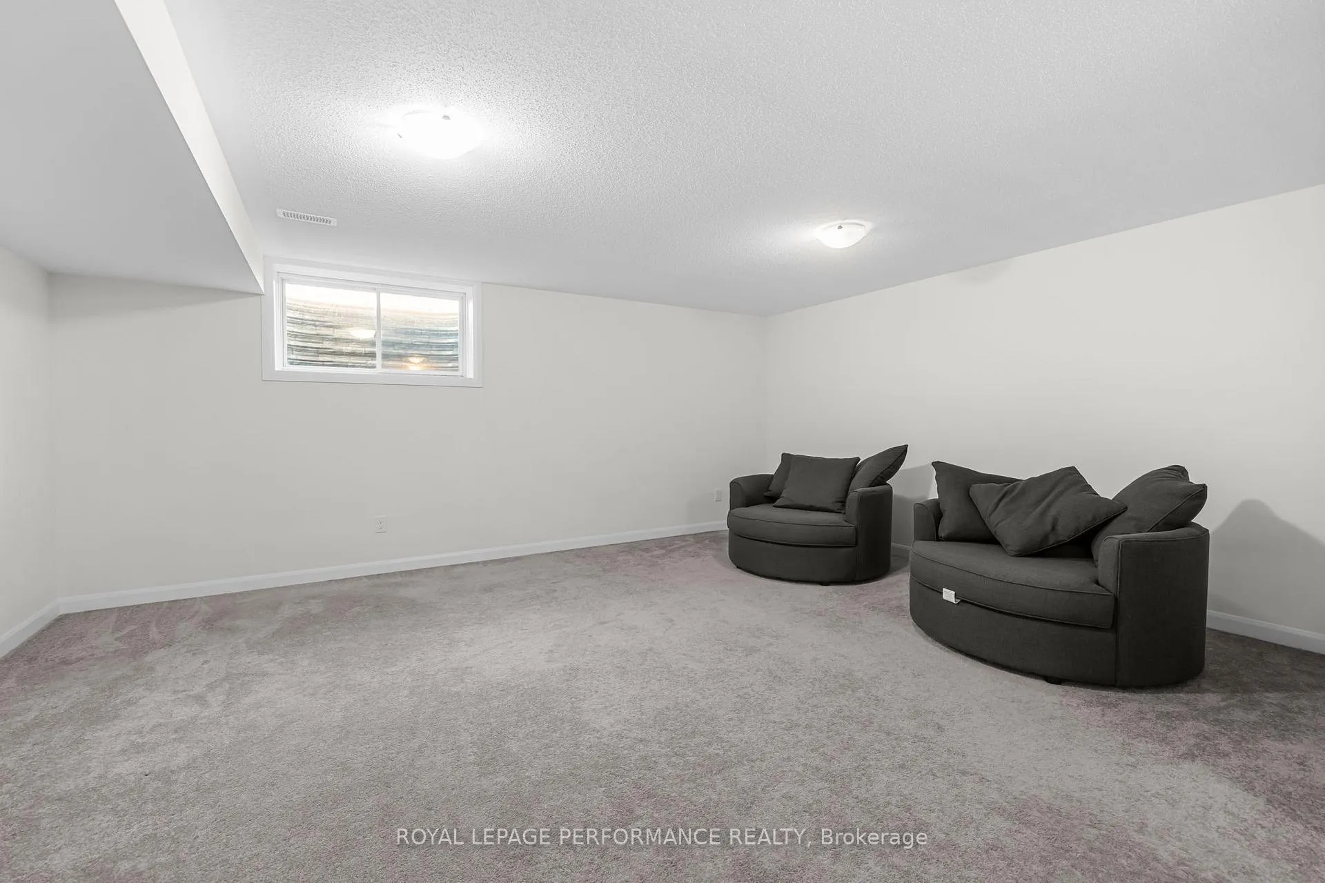 Photo 24 of 826 Dynasty Street, Ottawa, Avalon East — HOMEH