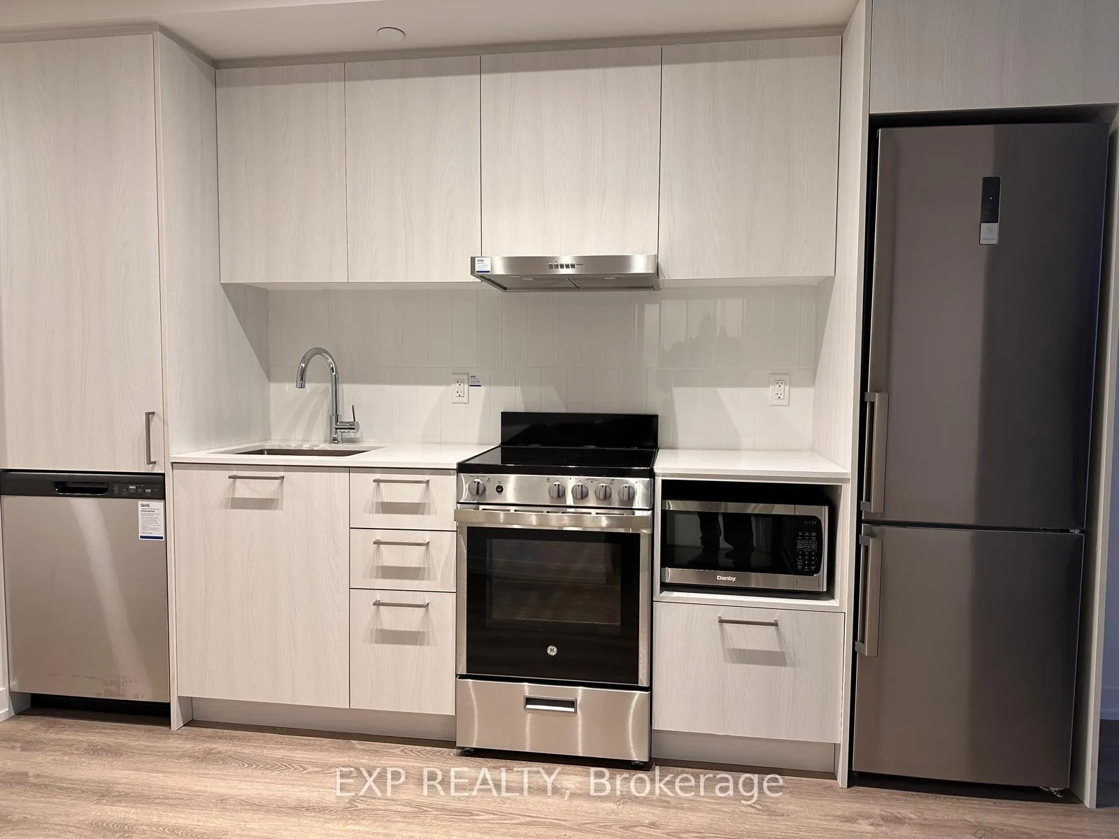 Photo 6 of Unit 708, 195 Commerce Street, Vaughan, Vaughan Corporate Centre — HOMEH