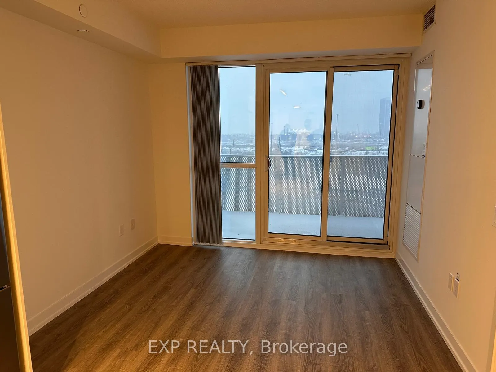 Photo 8 of Unit 708, 195 Commerce Street, Vaughan, Vaughan Corporate Centre — HOMEH