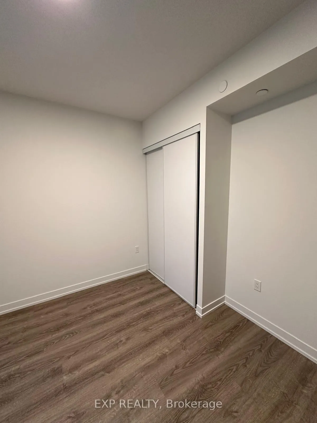 Photo 11 of Unit 708, 195 Commerce Street, Vaughan, Vaughan Corporate Centre — HOMEH