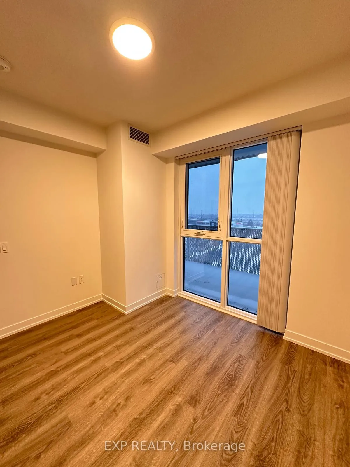 Photo 12 of Unit 708, 195 Commerce Street, Vaughan, Vaughan Corporate Centre — HOMEH