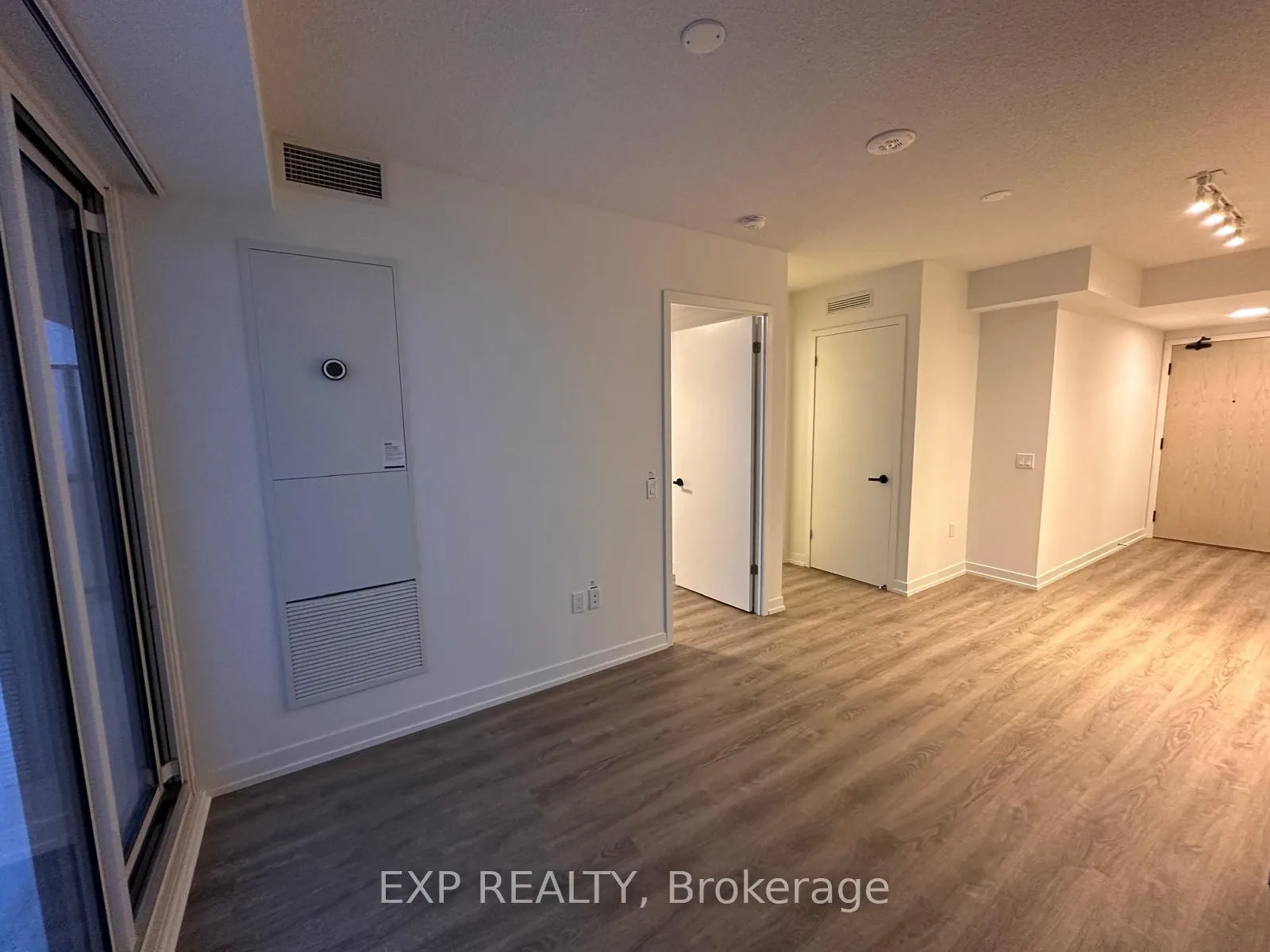 Photo 18 of Unit 708, 195 Commerce Street, Vaughan, Vaughan Corporate Centre — HOMEH