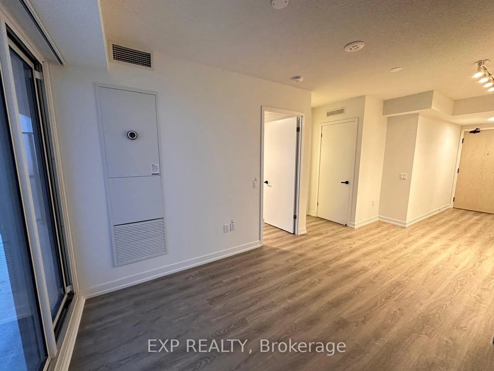 Photo 19 of Unit 708, 195 Commerce Street, Vaughan, Vaughan Corporate Centre — HOMEH