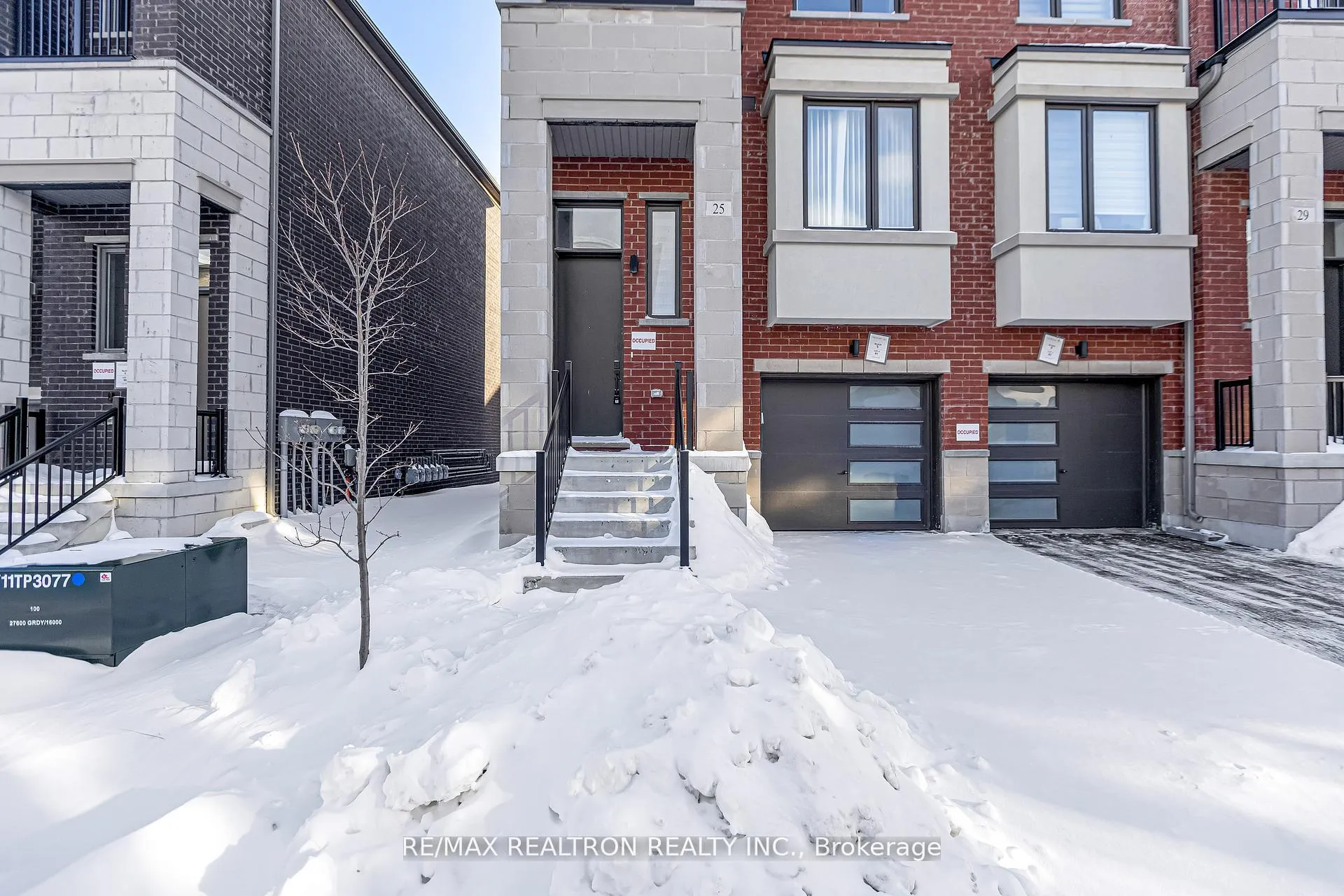 Photo 2 of 25 Aberfoyle Street, Vaughan, Patterson — HOMEH