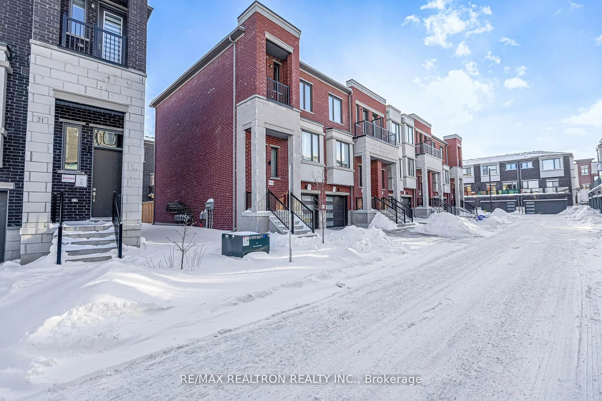 Photo 4 of 25 Aberfoyle Street, Vaughan, Patterson — HOMEH