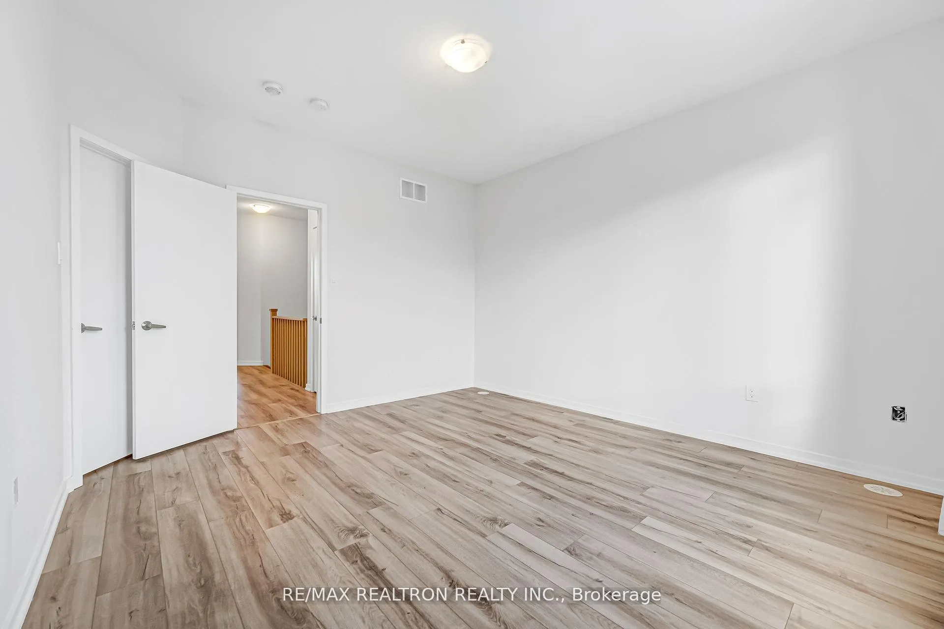 Photo 36 of 25 Aberfoyle Street, Vaughan, Patterson — HOMEH