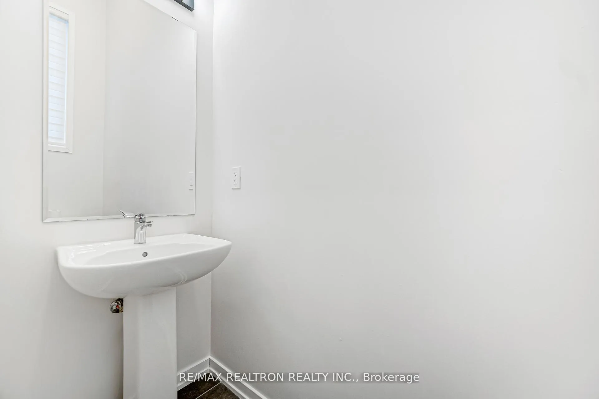 Photo 44 of 25 Aberfoyle Street, Vaughan, Patterson — HOMEH