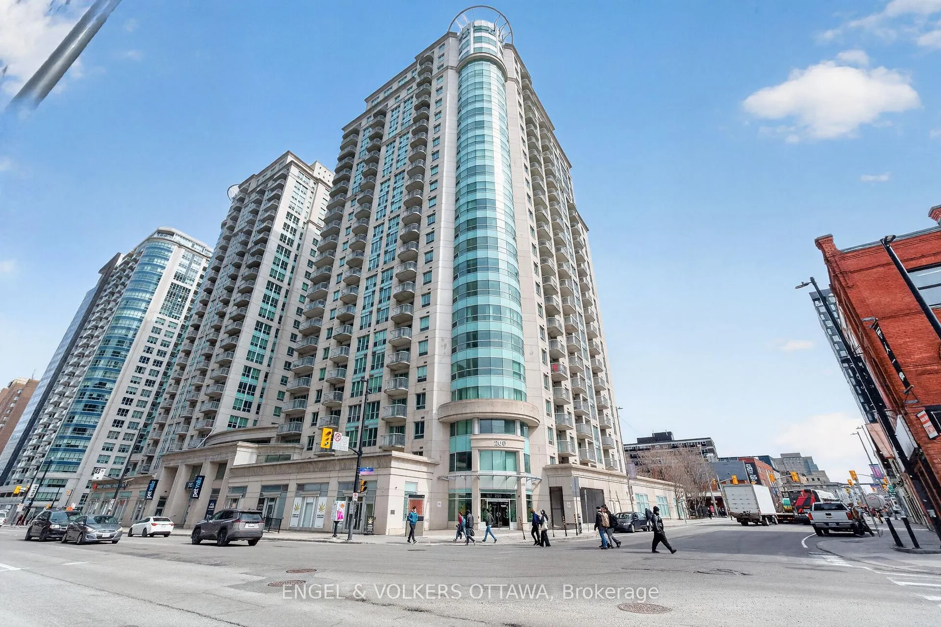 Front of Unit 408, 200 Rideau Street