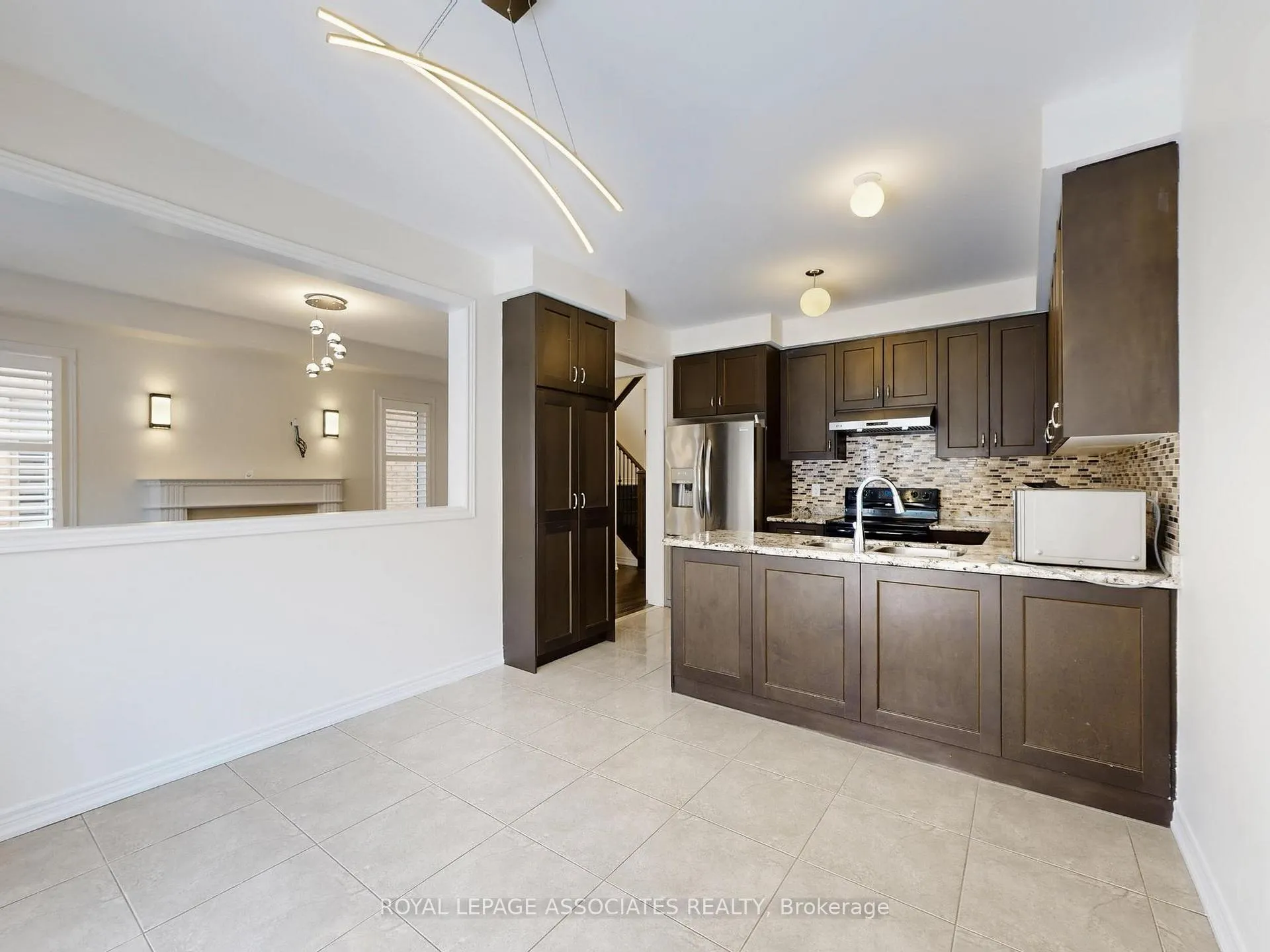 Photo 20 of 10 Lloyd Crescent, Brampton, Northwest Brampton — HOMEH