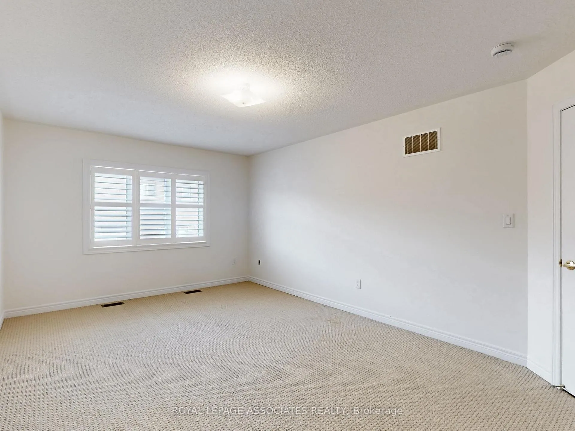 Photo 27 of 10 Lloyd Crescent, Brampton, Northwest Brampton — HOMEH