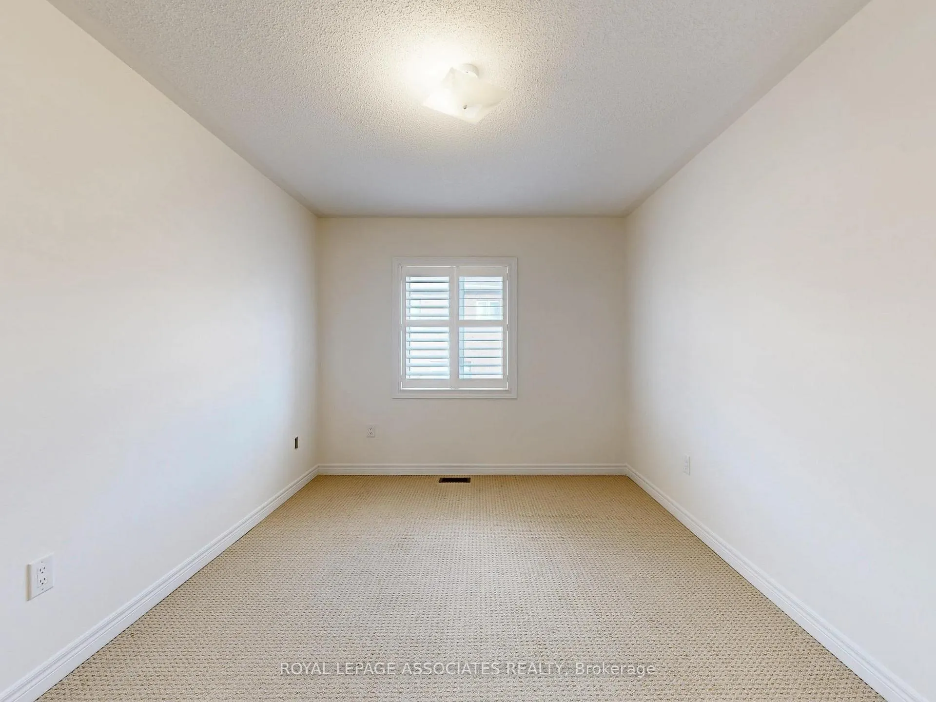 Photo 35 of 10 Lloyd Crescent, Brampton, Northwest Brampton — HOMEH
